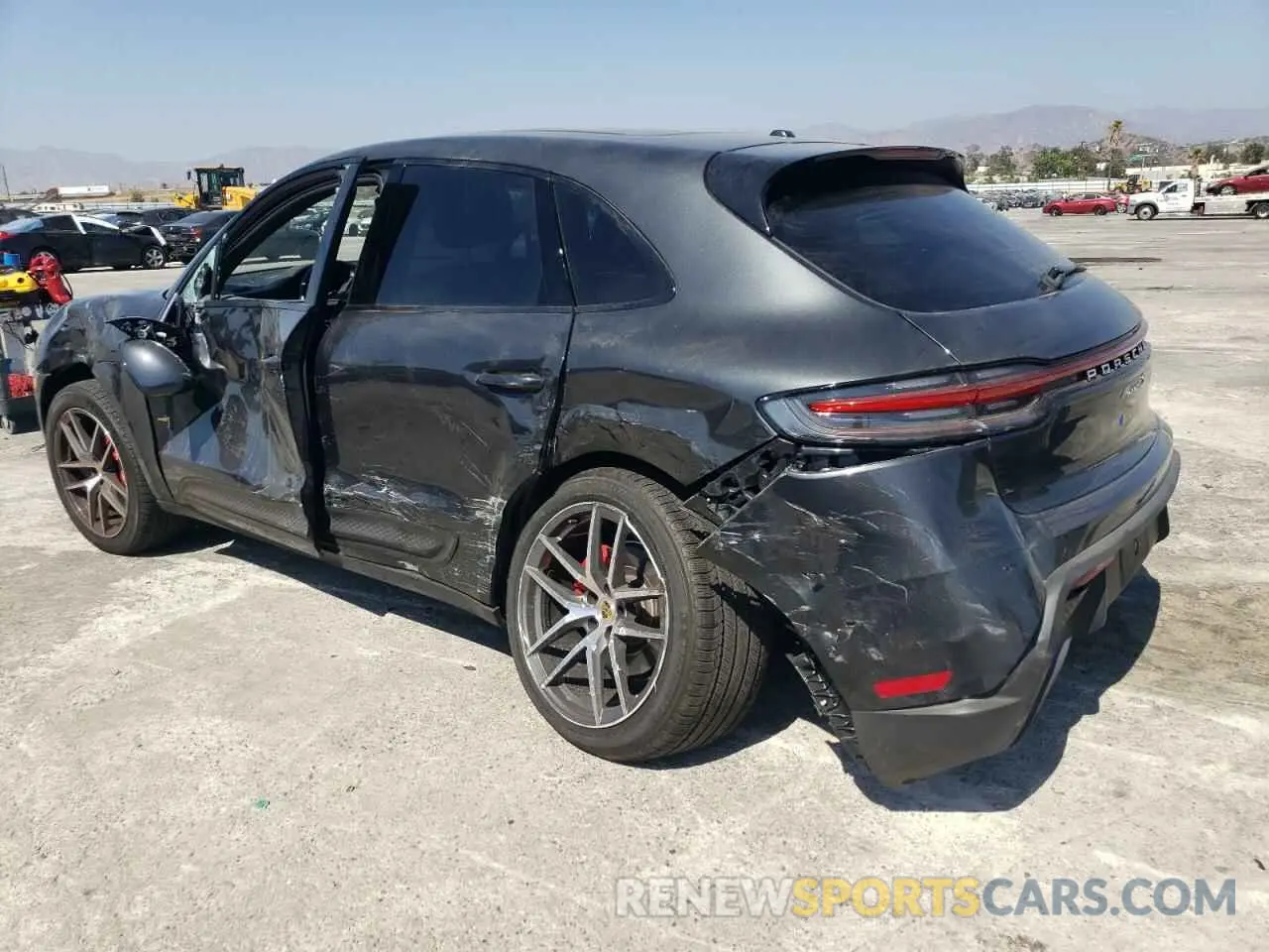 2 fotografías del automóvil dañado WP1AG2A5XNLB22410 PORSCHE MACAN 2022