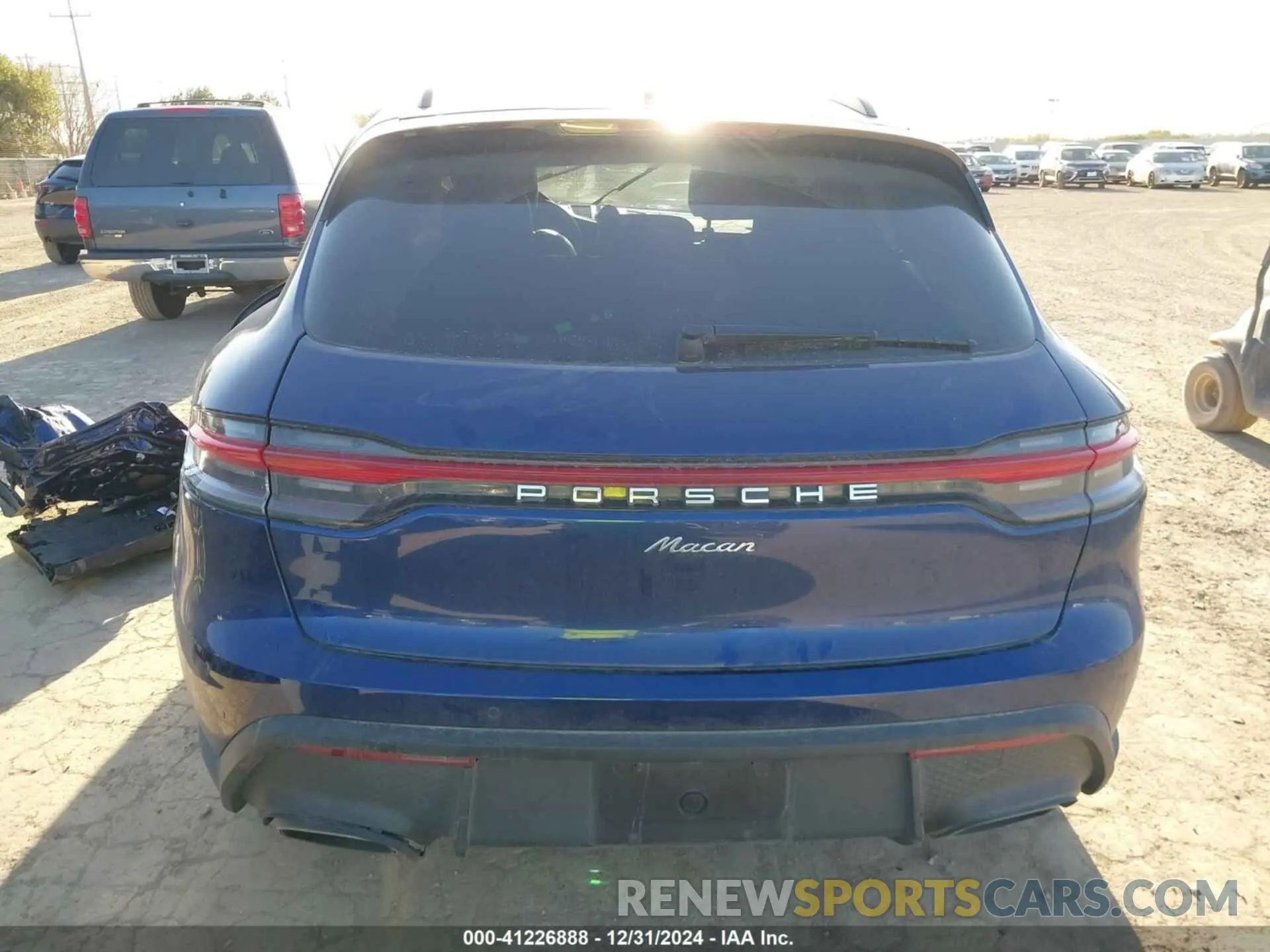 16 fotografías del automóvil dañado WP1AA2A50PLB02901 PORSCHE MACAN 2023