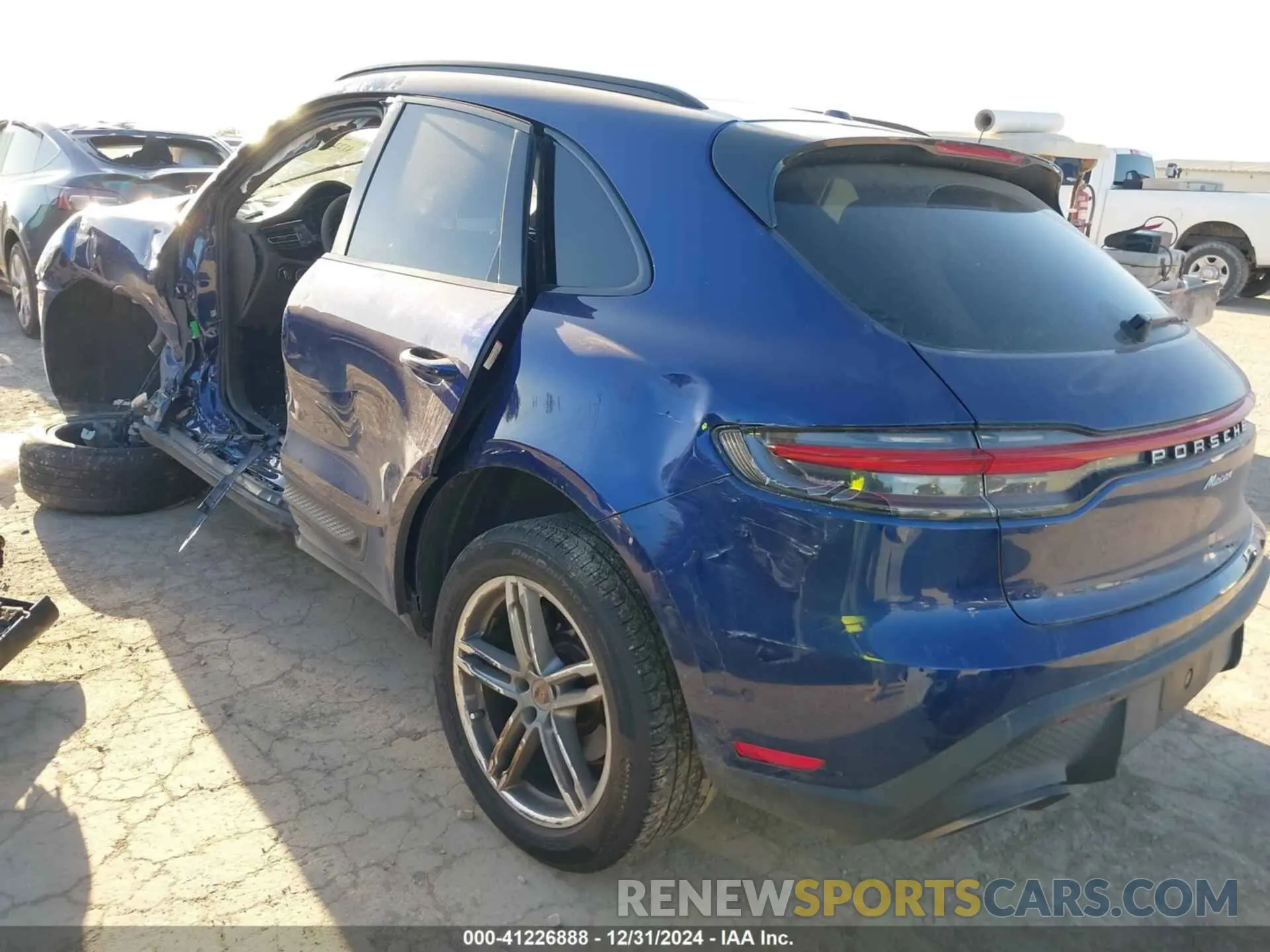 3 fotografías del automóvil dañado WP1AA2A50PLB02901 PORSCHE MACAN 2023