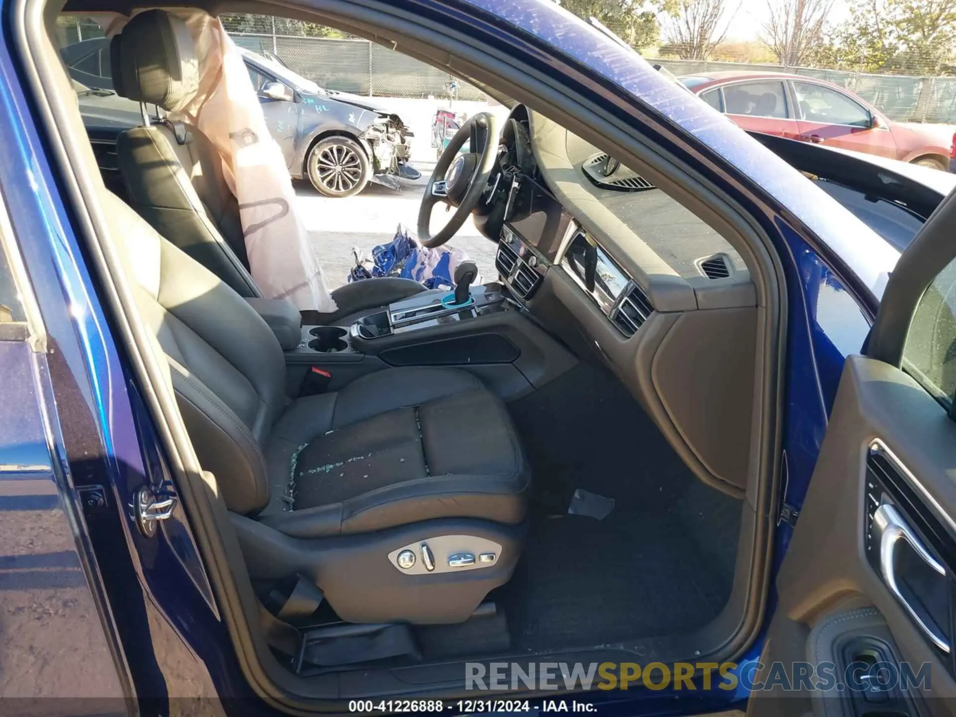 5 fotografías del automóvil dañado WP1AA2A50PLB02901 PORSCHE MACAN 2023