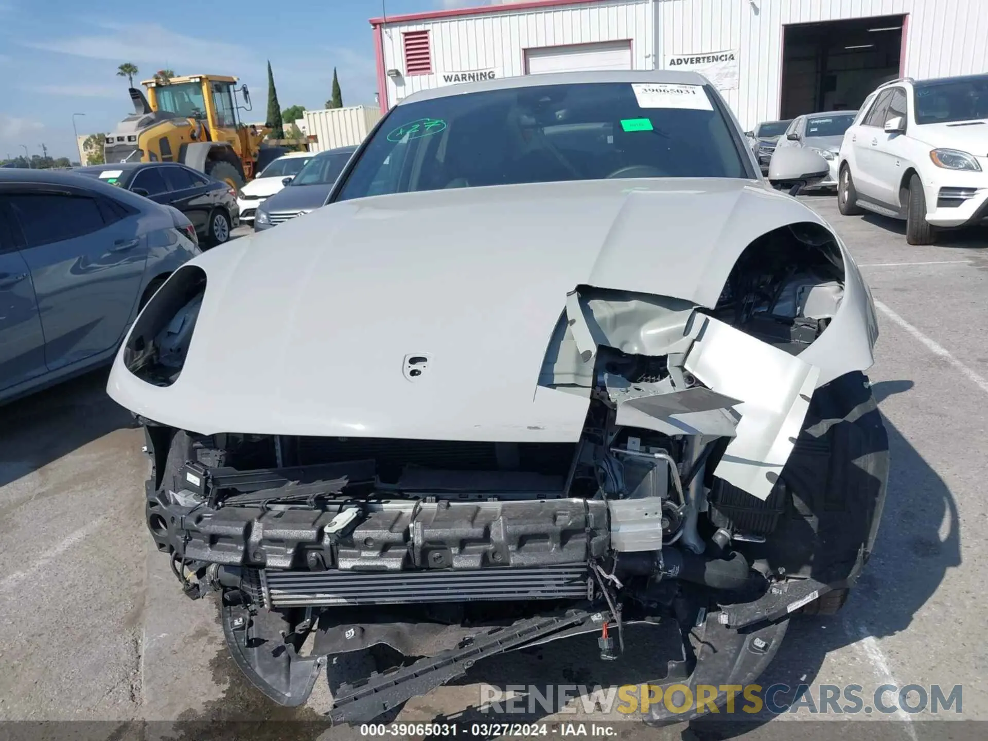 12 fotografías del automóvil dañado WP1AA2A50PLB11260 PORSCHE MACAN 2023