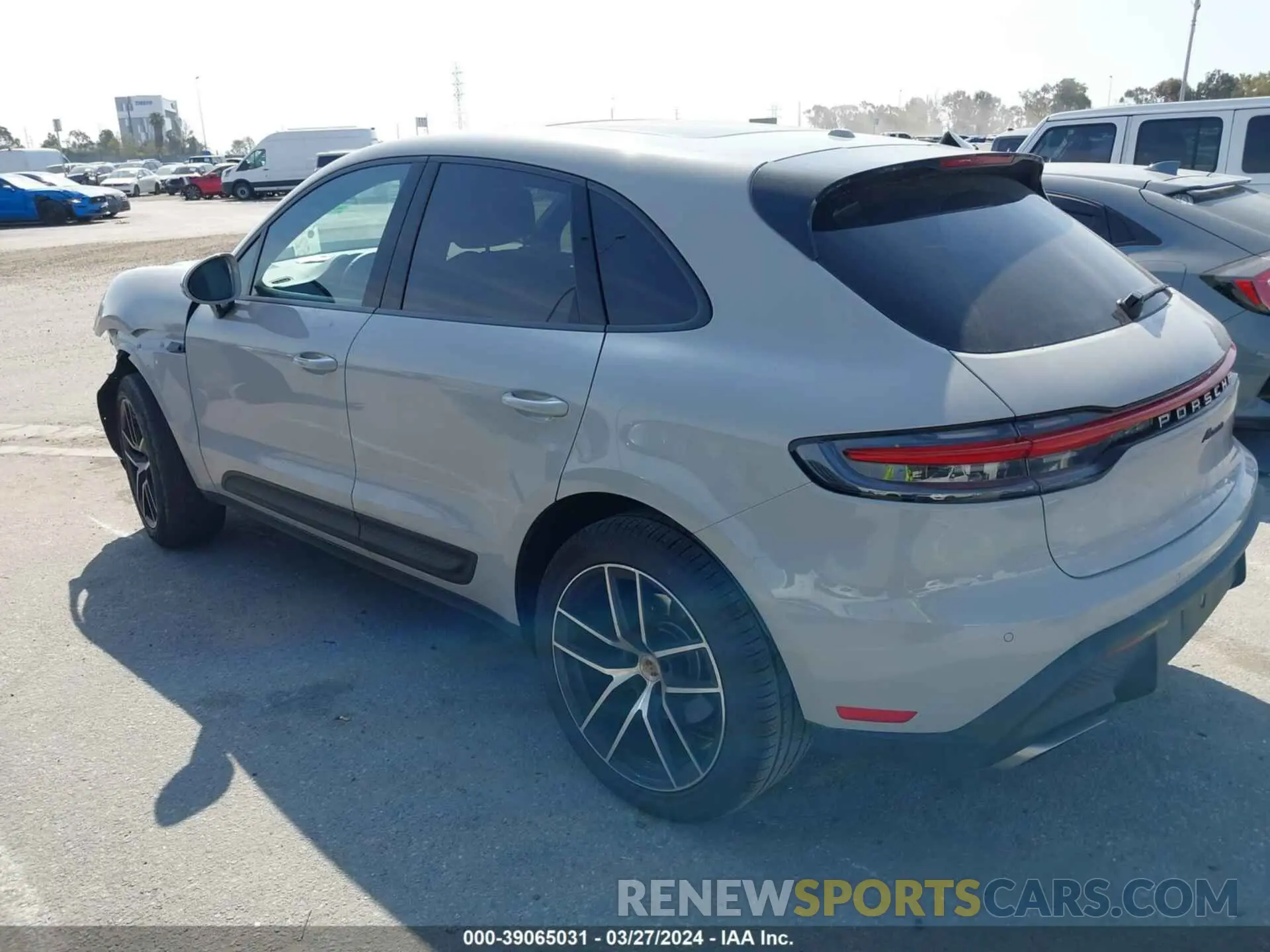 14 fotografías del automóvil dañado WP1AA2A50PLB11260 PORSCHE MACAN 2023