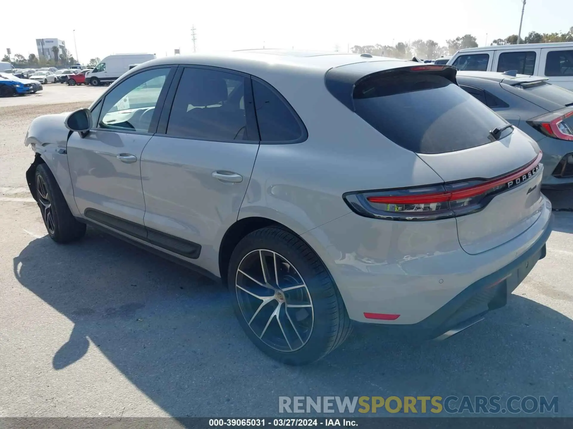 3 fotografías del automóvil dañado WP1AA2A50PLB11260 PORSCHE MACAN 2023