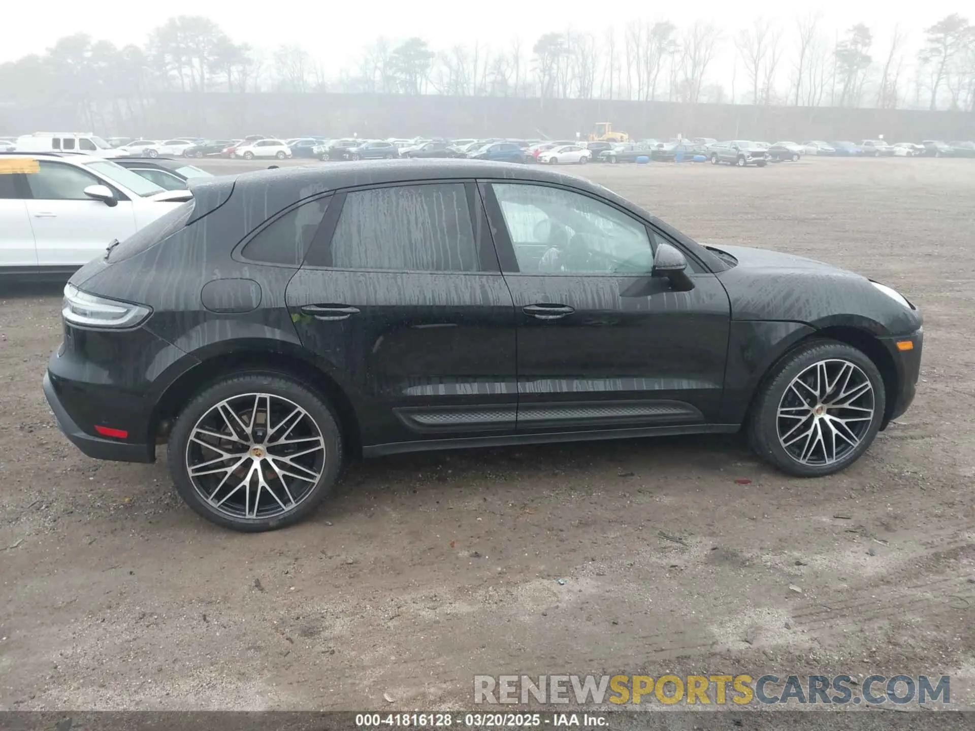 13 fotografías del automóvil dañado WP1AA2A52PLB09848 PORSCHE MACAN 2023