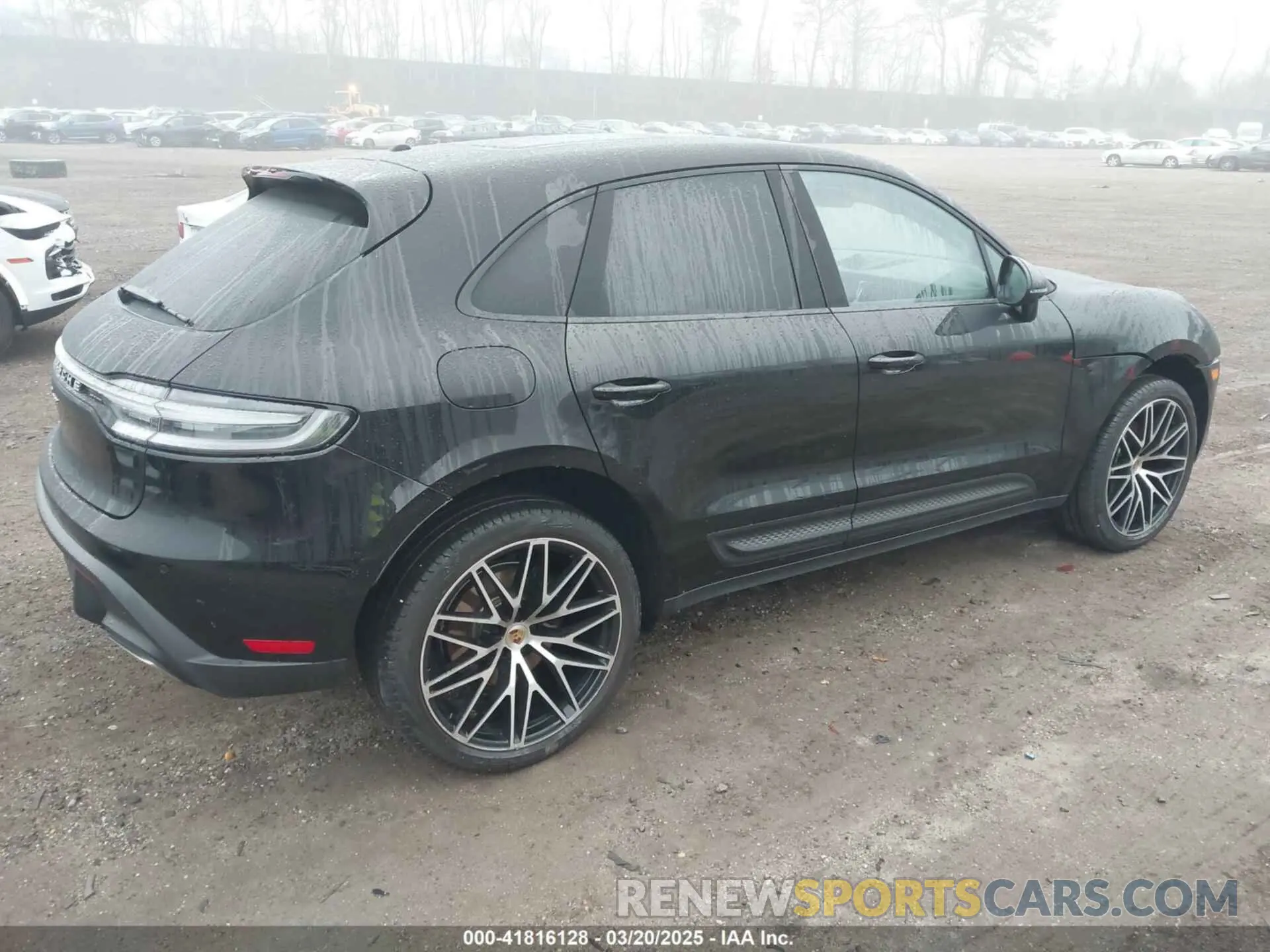 4 fotografías del automóvil dañado WP1AA2A52PLB09848 PORSCHE MACAN 2023