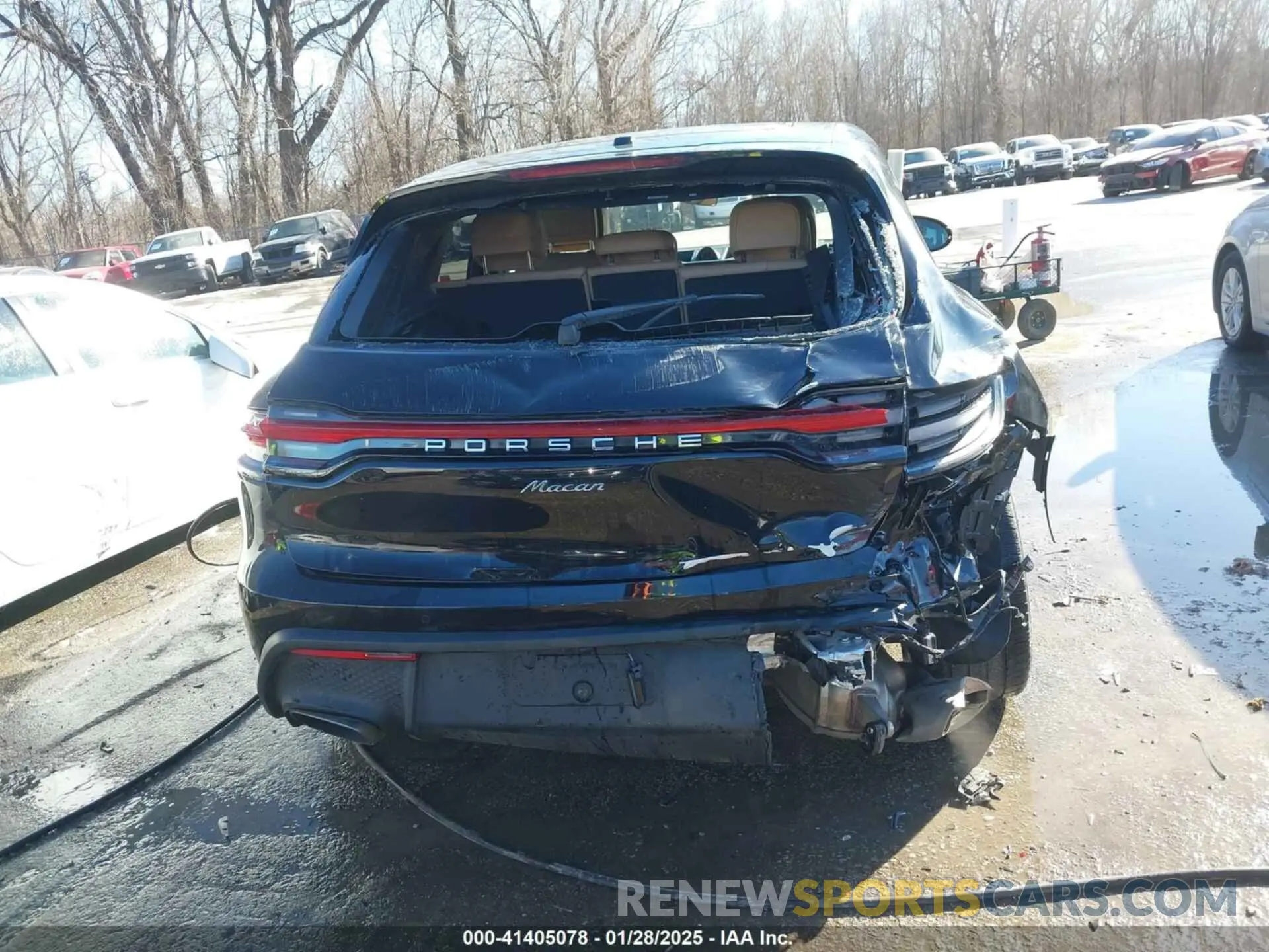 16 fotografías del automóvil dañado WP1AA2A55PLB02277 PORSCHE MACAN 2023