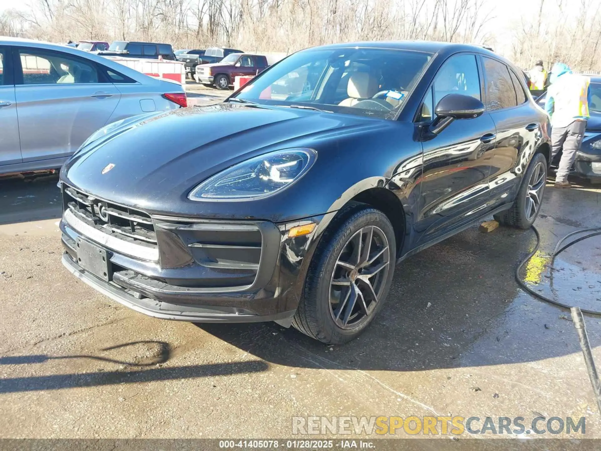 2 fotografías del automóvil dañado WP1AA2A55PLB02277 PORSCHE MACAN 2023
