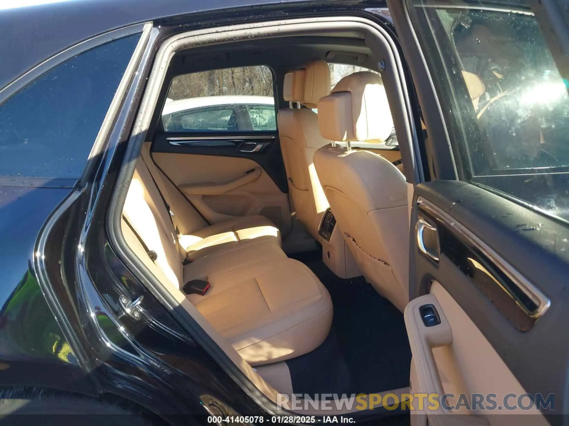 8 fotografías del automóvil dañado WP1AA2A55PLB02277 PORSCHE MACAN 2023