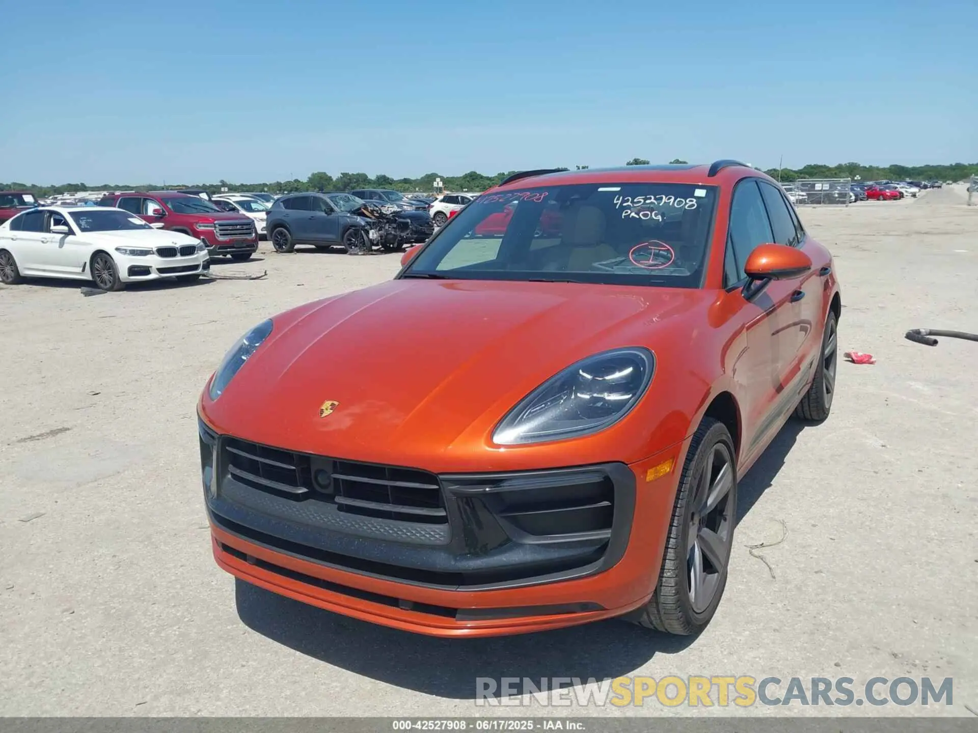 6 fotografías del automóvil dañado WP1AA2A56PLB14311 PORSCHE MACAN 2023