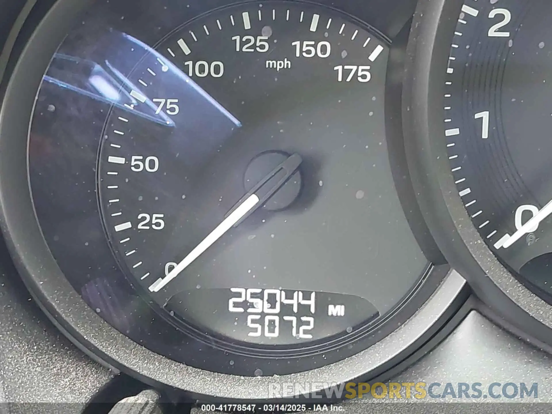 15 fotografías del automóvil dañado WP1AA2A56PLB17385 PORSCHE MACAN 2023