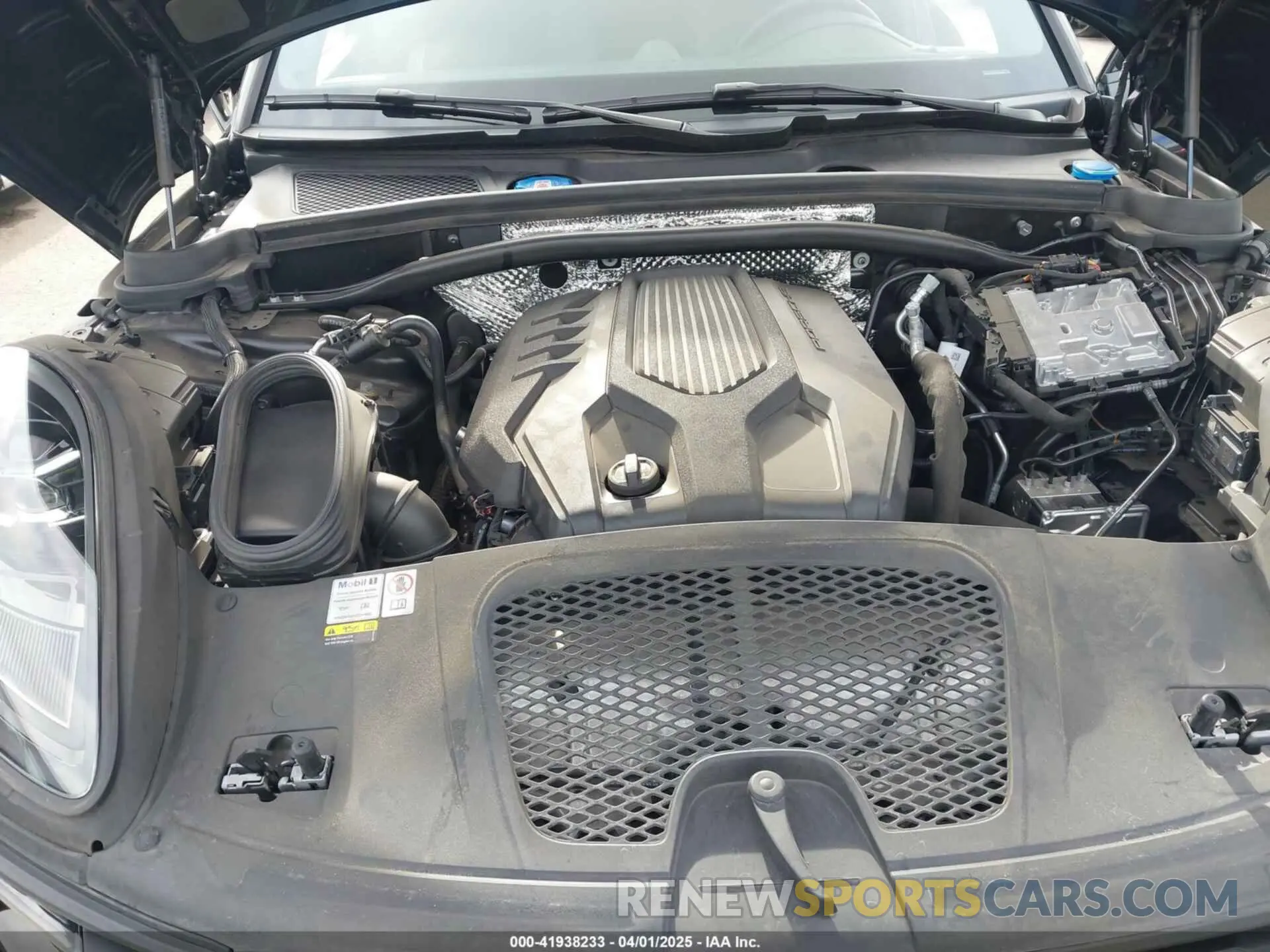 10 fotografías del automóvil dañado WP1AA2A58PLB16724 PORSCHE MACAN 2023