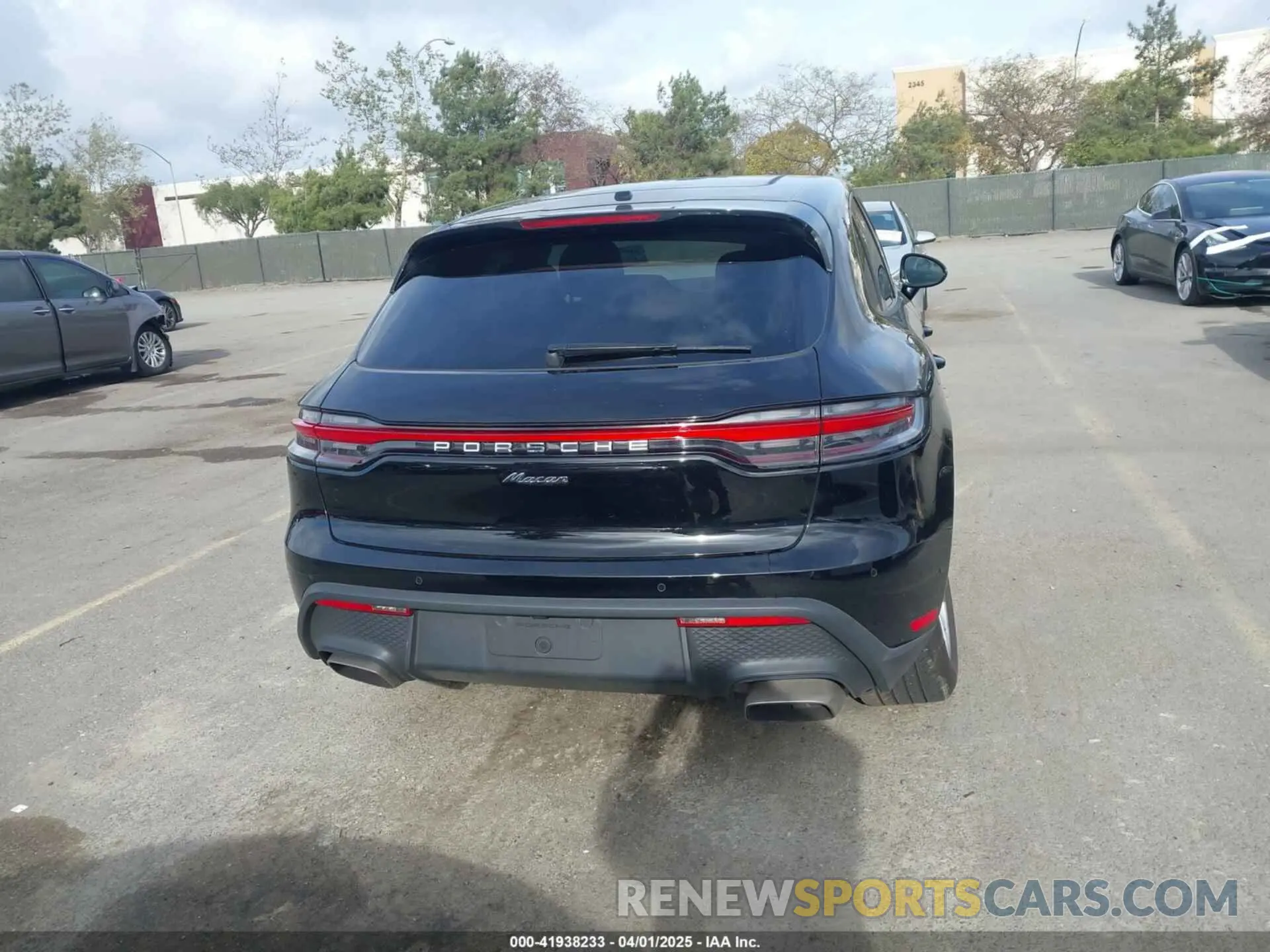 16 fotografías del automóvil dañado WP1AA2A58PLB16724 PORSCHE MACAN 2023