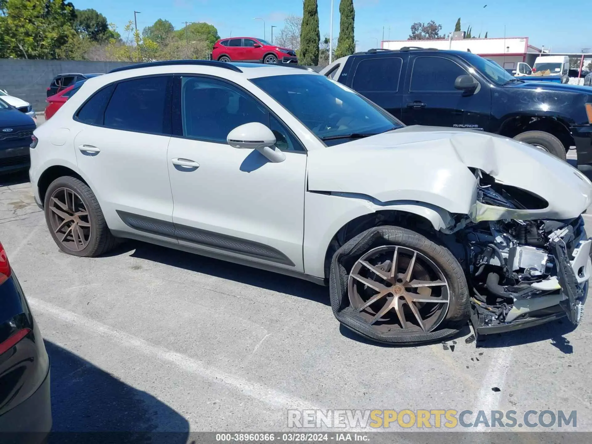 13 fotografías del automóvil dañado WP1AA2A59PLB06851 PORSCHE MACAN 2023