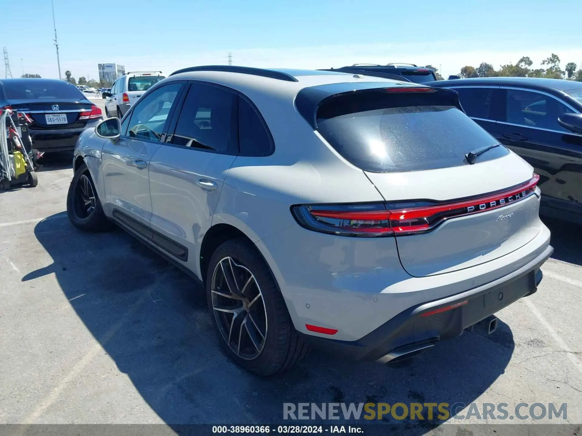 3 fotografías del automóvil dañado WP1AA2A59PLB06851 PORSCHE MACAN 2023