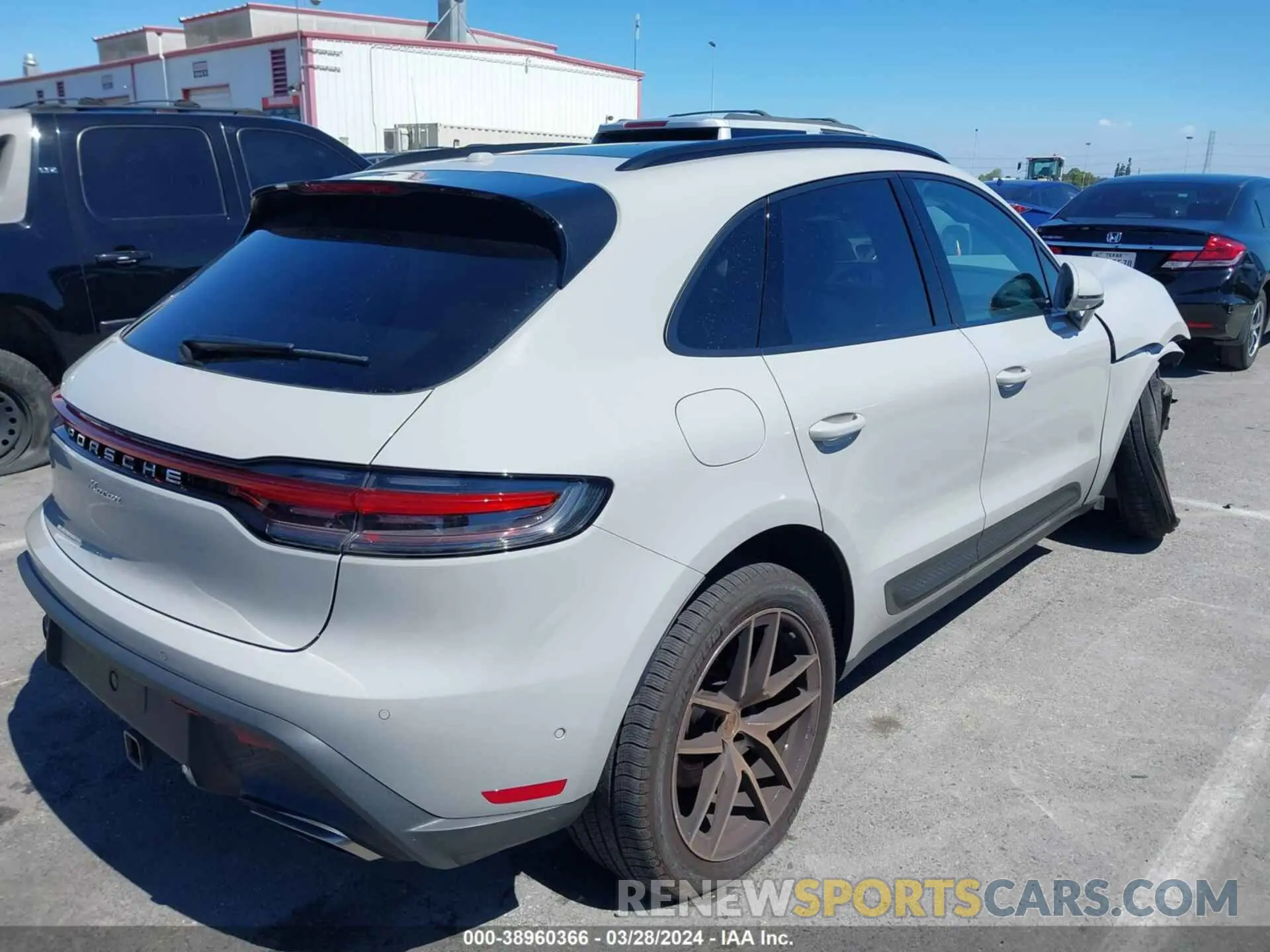 4 fotografías del automóvil dañado WP1AA2A59PLB06851 PORSCHE MACAN 2023