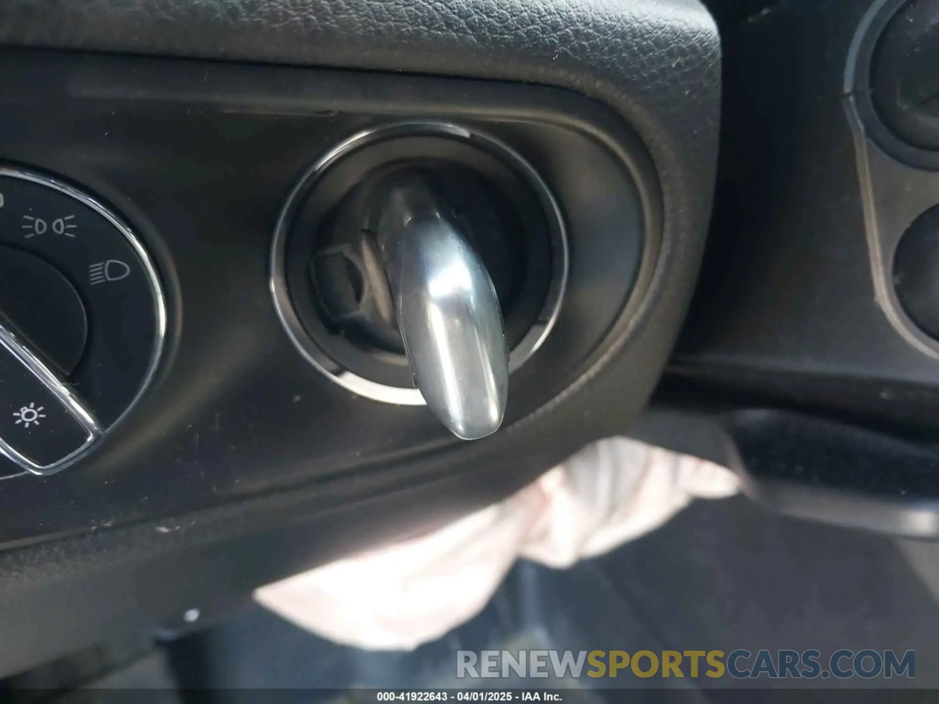11 fotografías del automóvil dañado WP1AA2A59PLB15307 PORSCHE MACAN 2023