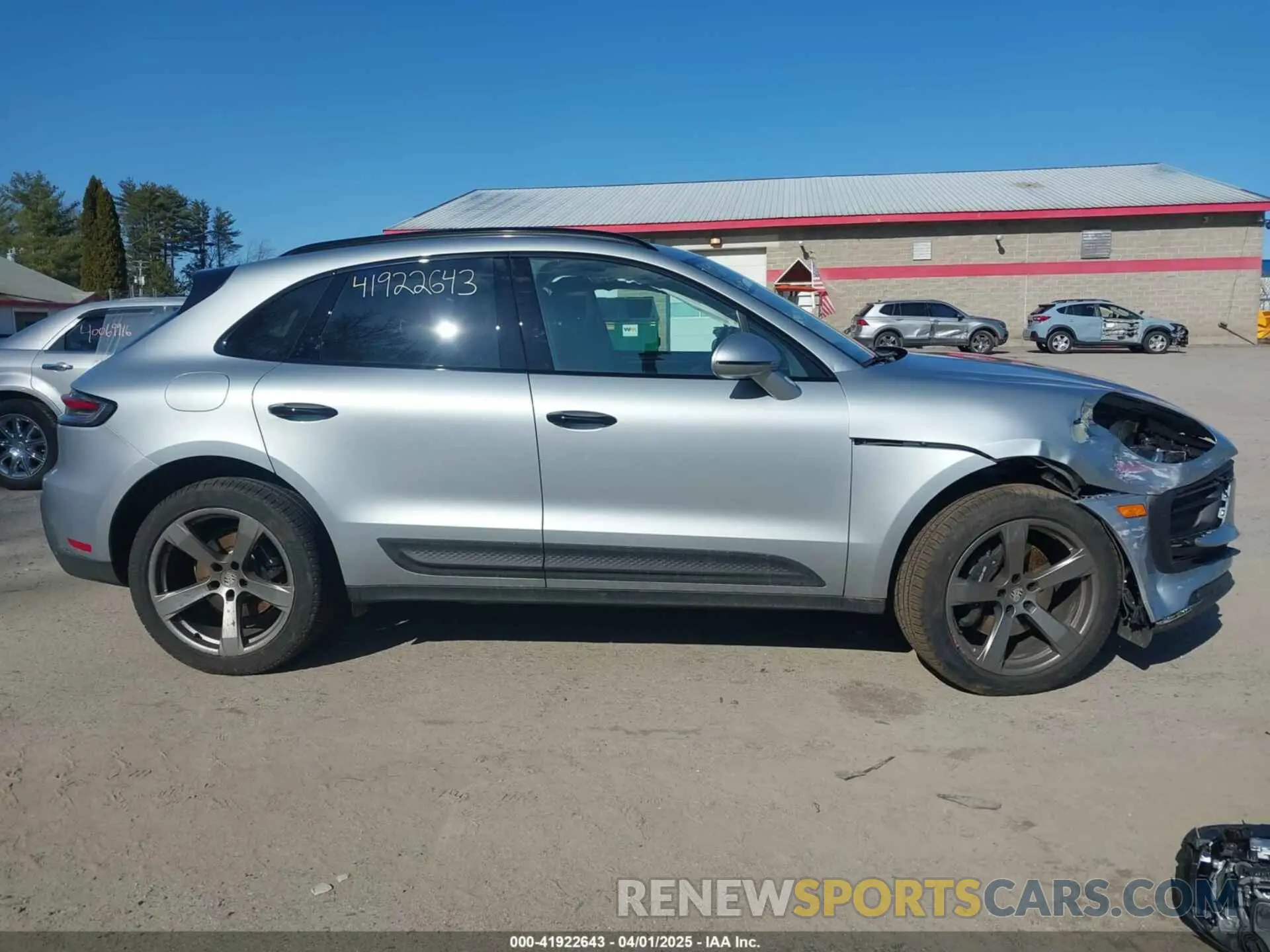 13 fotografías del automóvil dañado WP1AA2A59PLB15307 PORSCHE MACAN 2023
