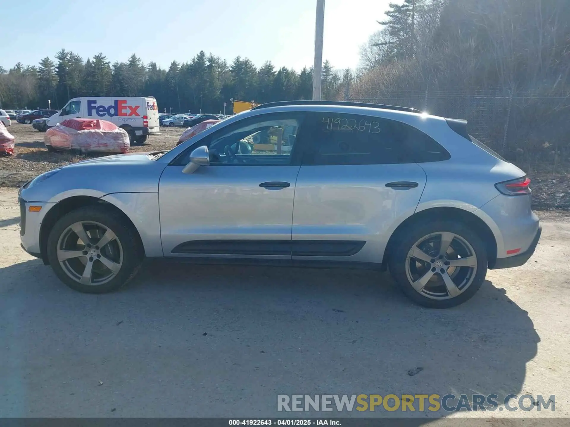 14 fotografías del automóvil dañado WP1AA2A59PLB15307 PORSCHE MACAN 2023