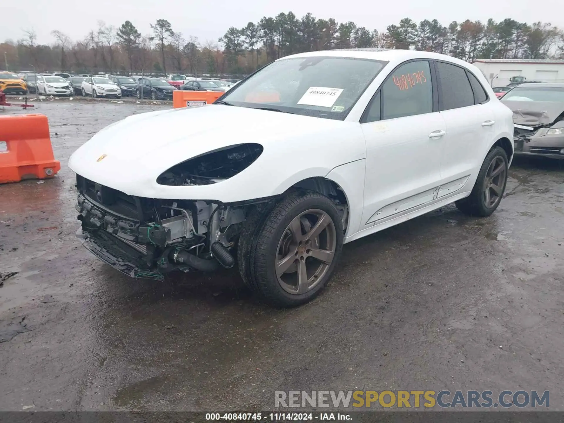 2 fotografías del automóvil dañado WP1AA2A59PLB18305 PORSCHE MACAN 2023