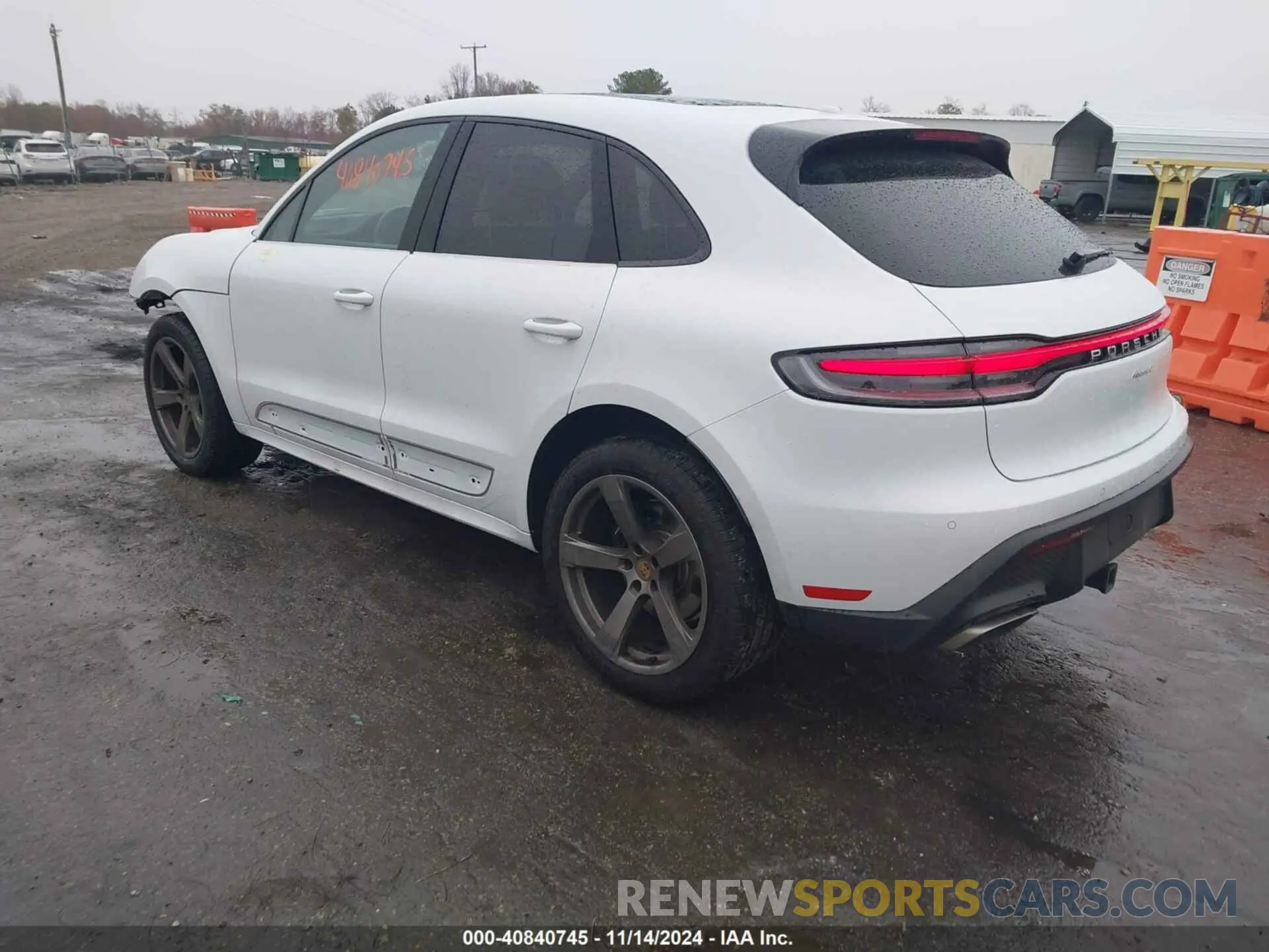 3 fotografías del automóvil dañado WP1AA2A59PLB18305 PORSCHE MACAN 2023