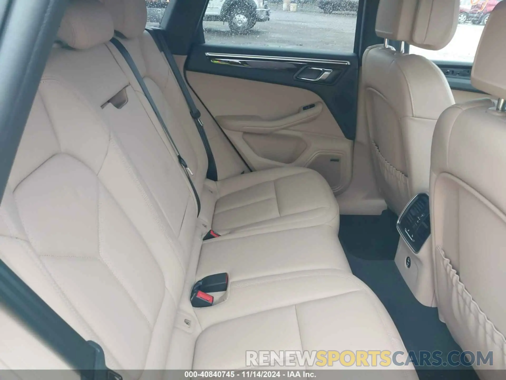 8 fotografías del automóvil dañado WP1AA2A59PLB18305 PORSCHE MACAN 2023