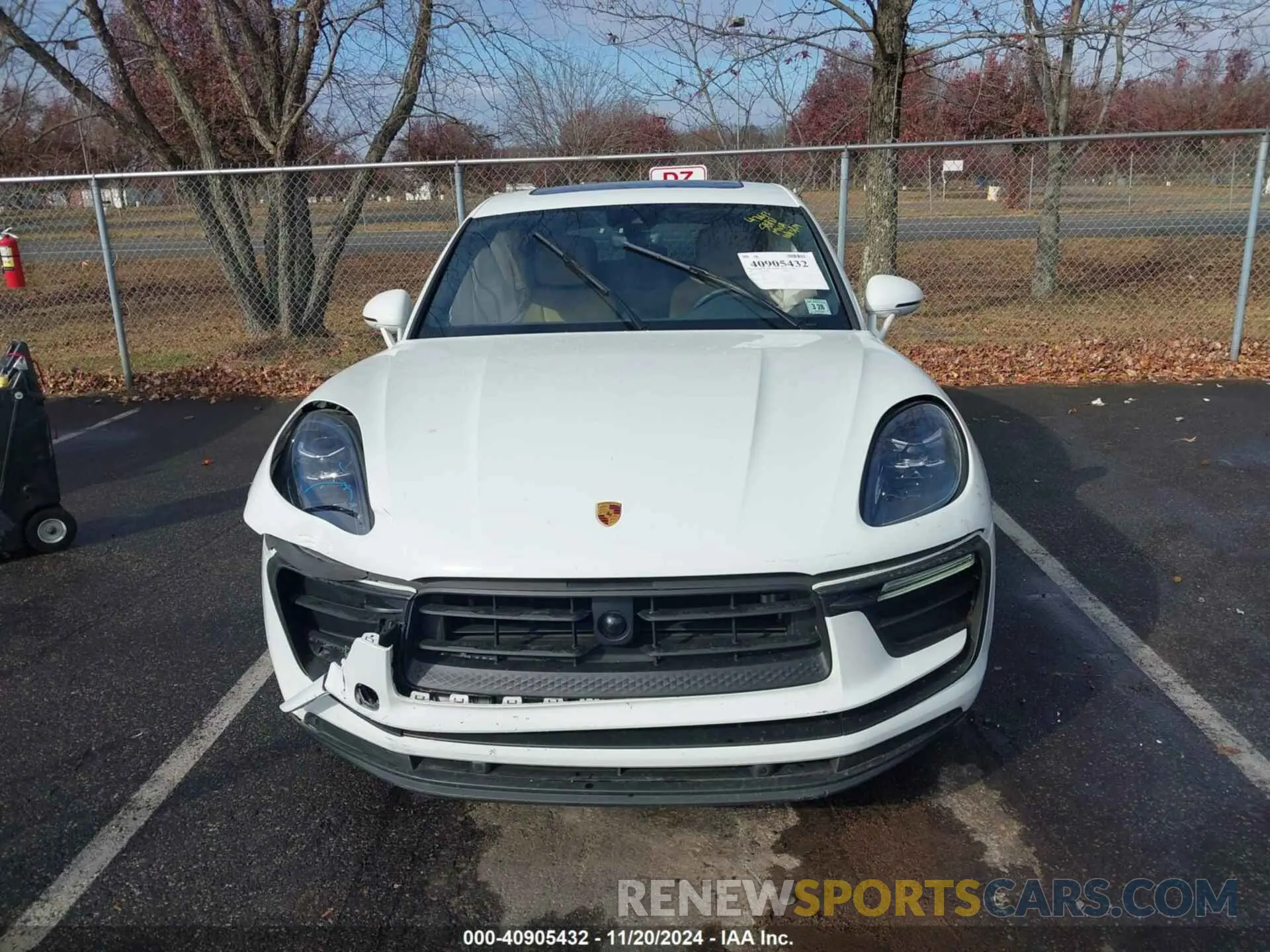 12 fotografías del automóvil dañado WP1AA2A5XPLB13999 PORSCHE MACAN 2023