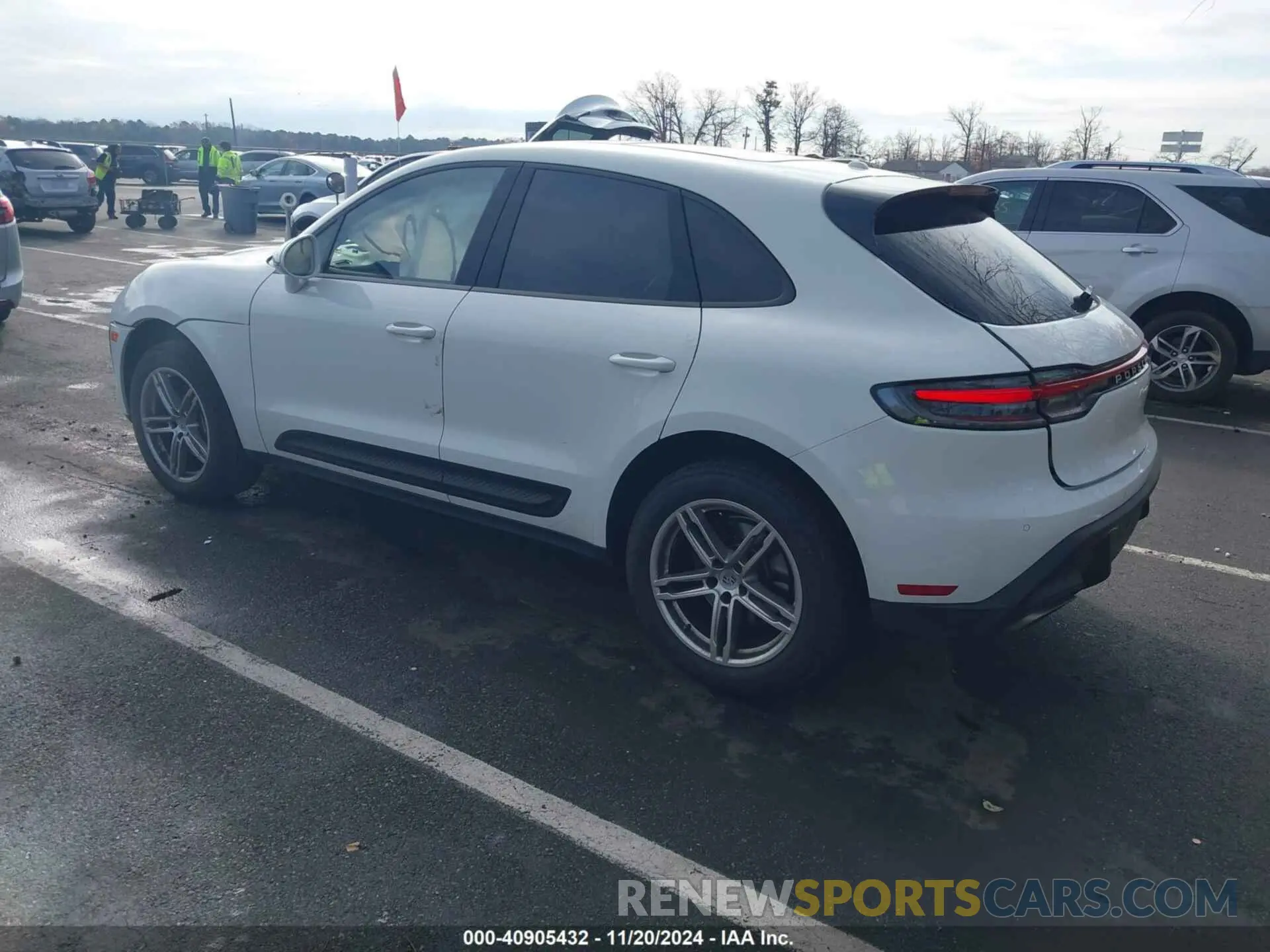 3 fotografías del automóvil dañado WP1AA2A5XPLB13999 PORSCHE MACAN 2023