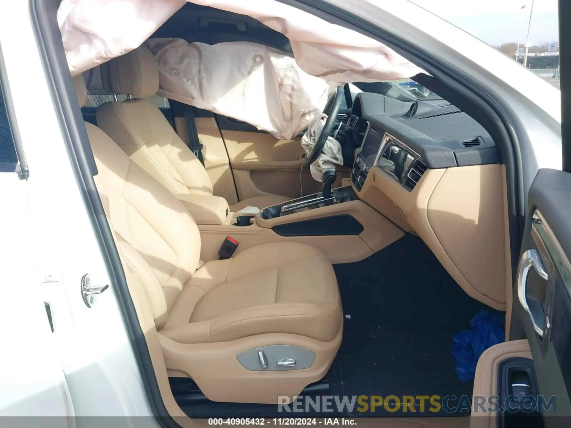 5 fotografías del automóvil dañado WP1AA2A5XPLB13999 PORSCHE MACAN 2023