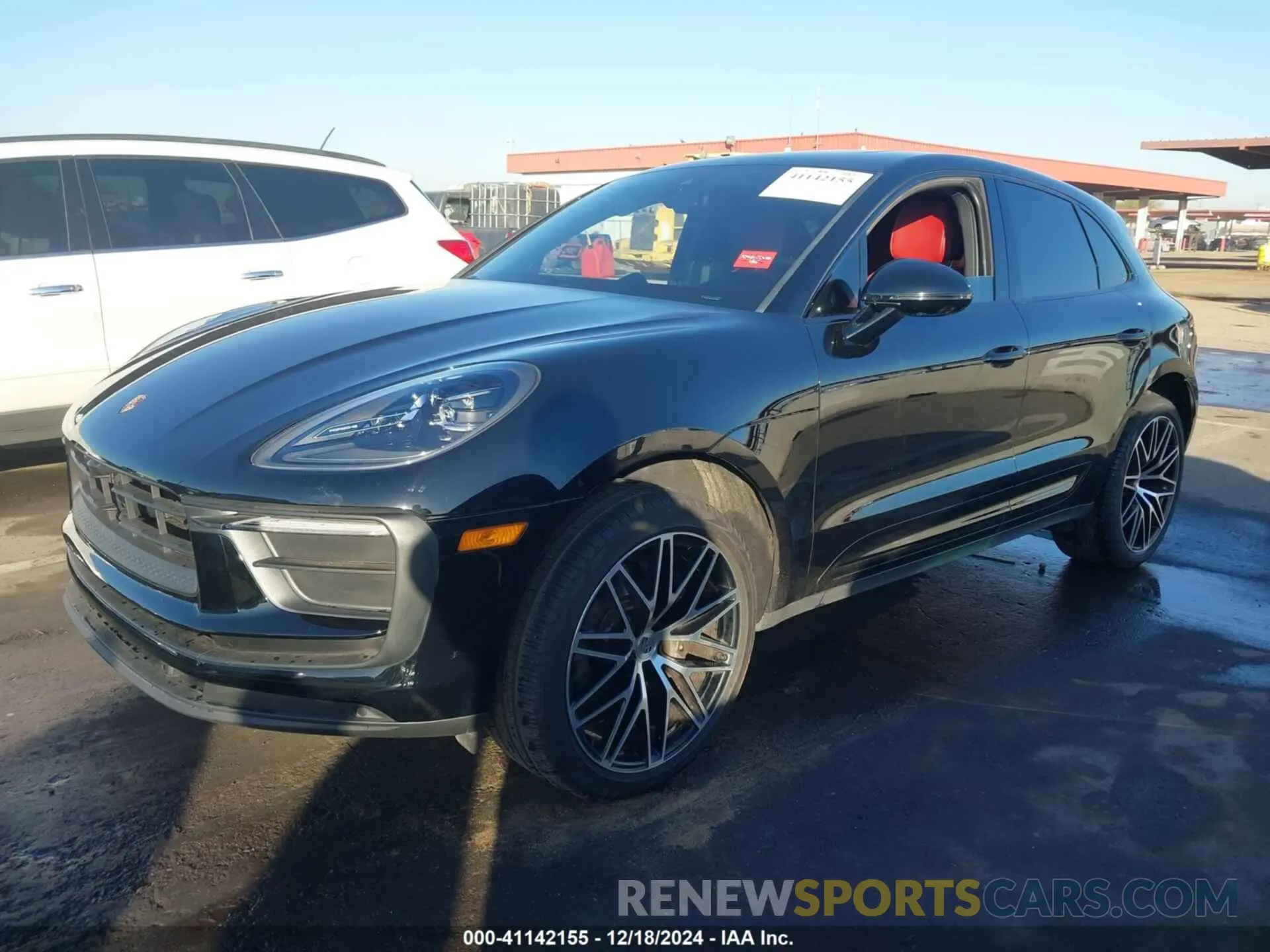 2 fotografías del automóvil dañado WP1AA2A5XPLB15591 PORSCHE MACAN 2023