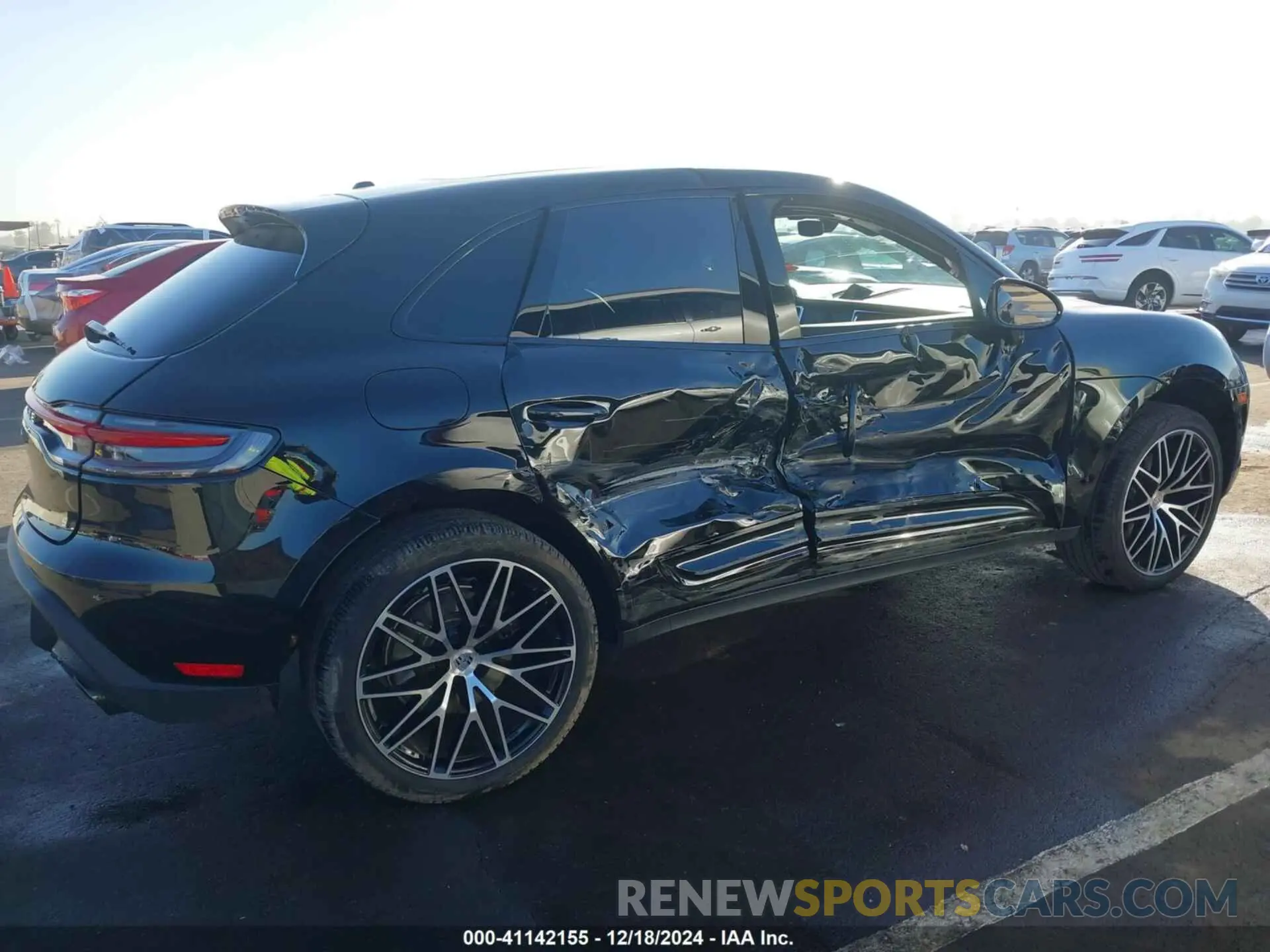 6 fotografías del automóvil dañado WP1AA2A5XPLB15591 PORSCHE MACAN 2023