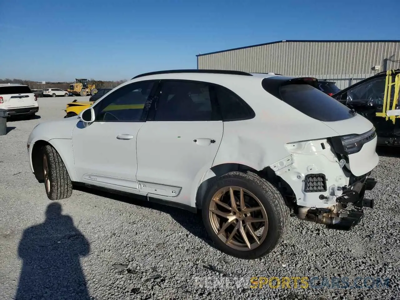 2 fotografías del automóvil dañado WP1AA2A5XPLB17325 PORSCHE MACAN 2023