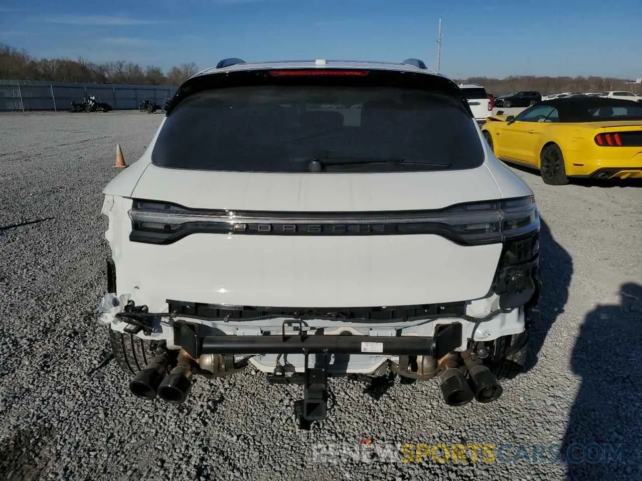 6 fotografías del automóvil dañado WP1AA2A5XPLB17325 PORSCHE MACAN 2023