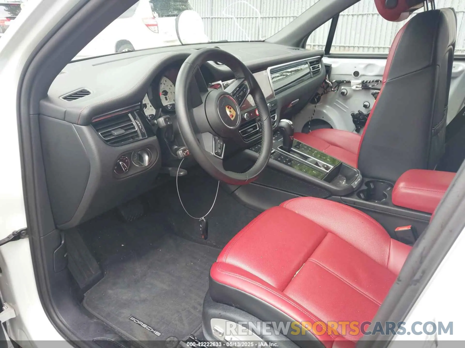 5 fotografías del automóvil dañado WP1AA2A5XPLB21908 PORSCHE MACAN 2023
