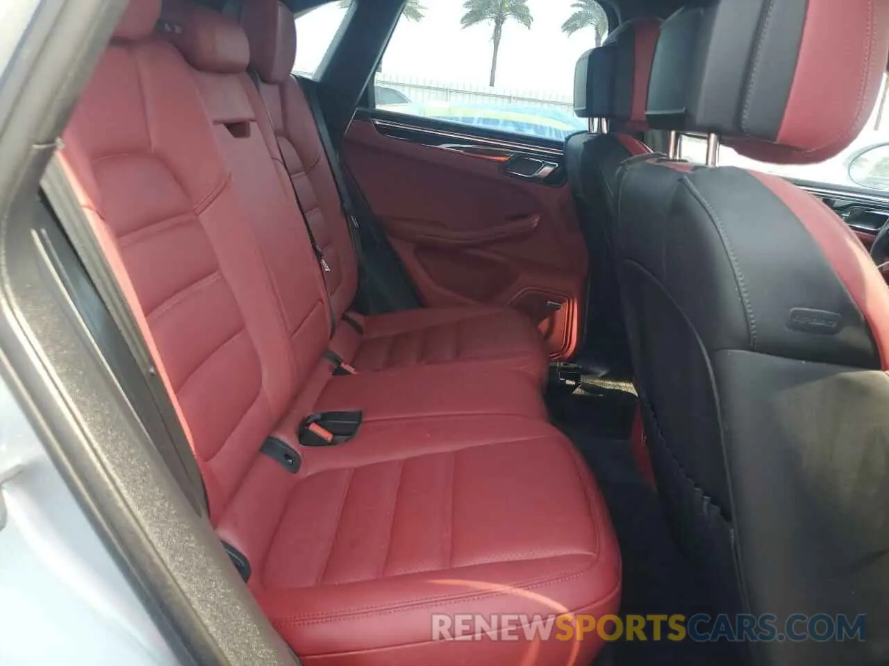 10 fotografías del automóvil dañado WP1AF2A53PLB56470 PORSCHE MACAN 2023