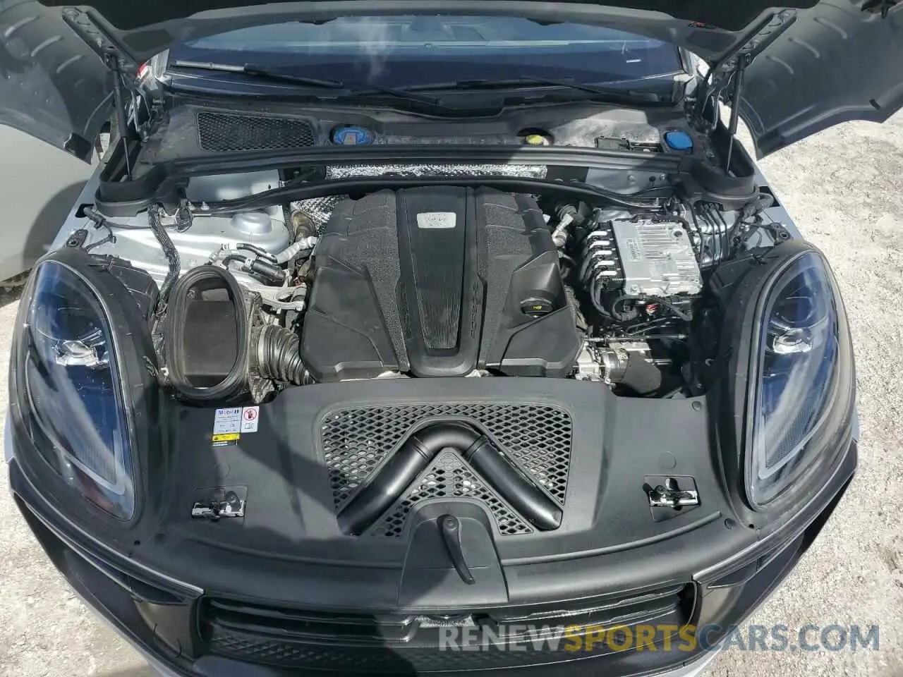 11 fotografías del automóvil dañado WP1AF2A53PLB56470 PORSCHE MACAN 2023