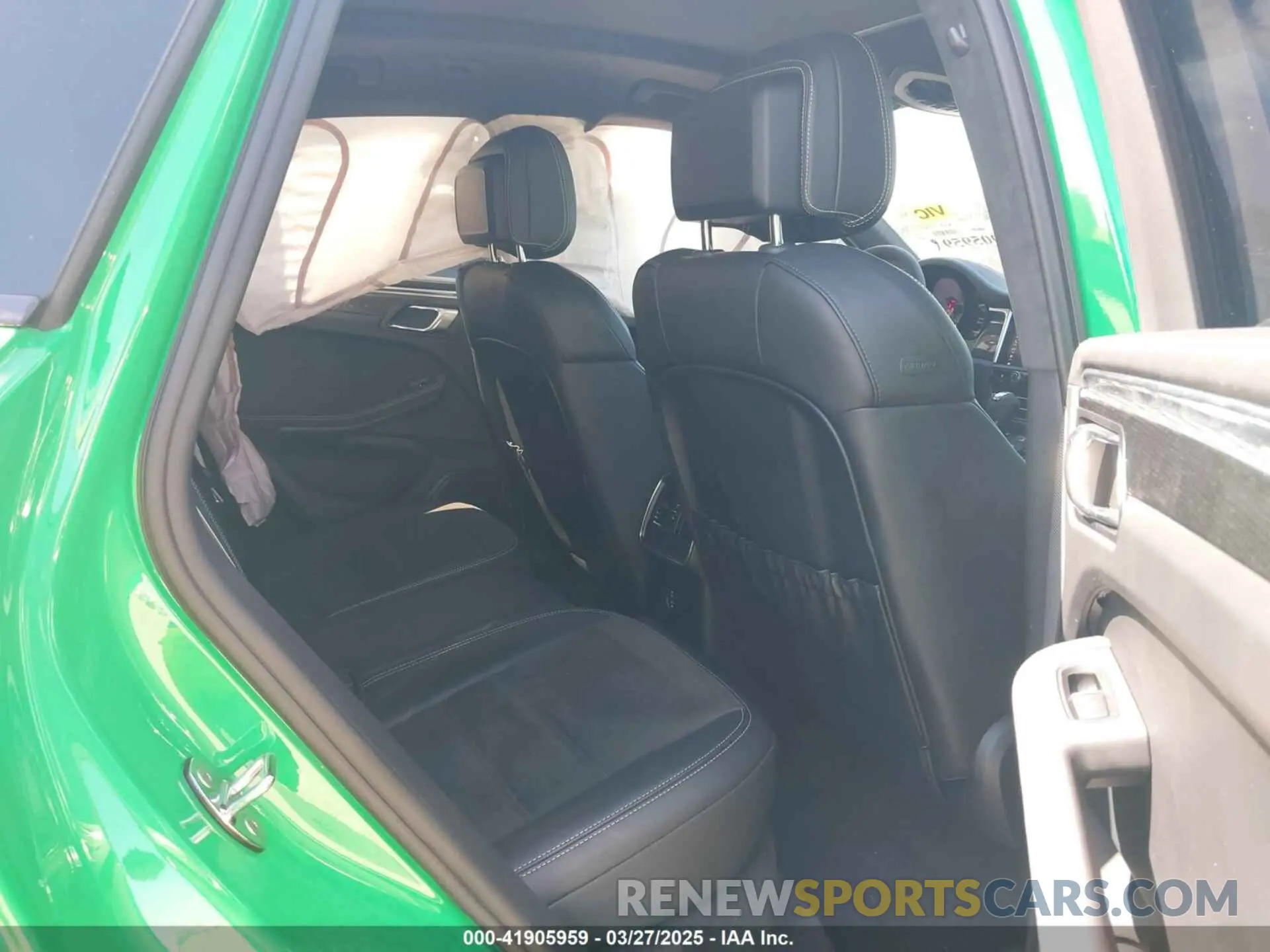8 fotografías del automóvil dañado WP1AF2A55PLB56955 PORSCHE MACAN 2023