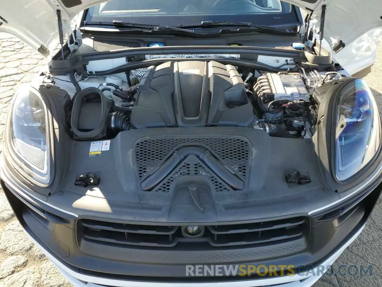 12 fotografías del automóvil dañado WP1AF2A56PLB55605 PORSCHE MACAN 2023