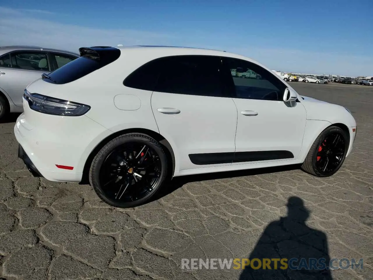 3 fotografías del automóvil dañado WP1AF2A56PLB55605 PORSCHE MACAN 2023