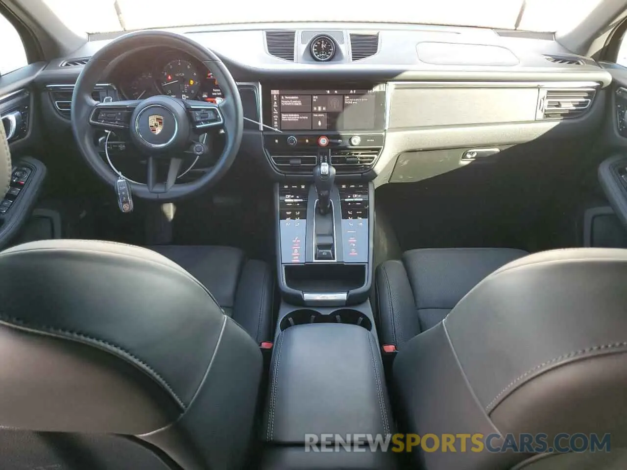 8 fotografías del automóvil dañado WP1AF2A56PLB55605 PORSCHE MACAN 2023