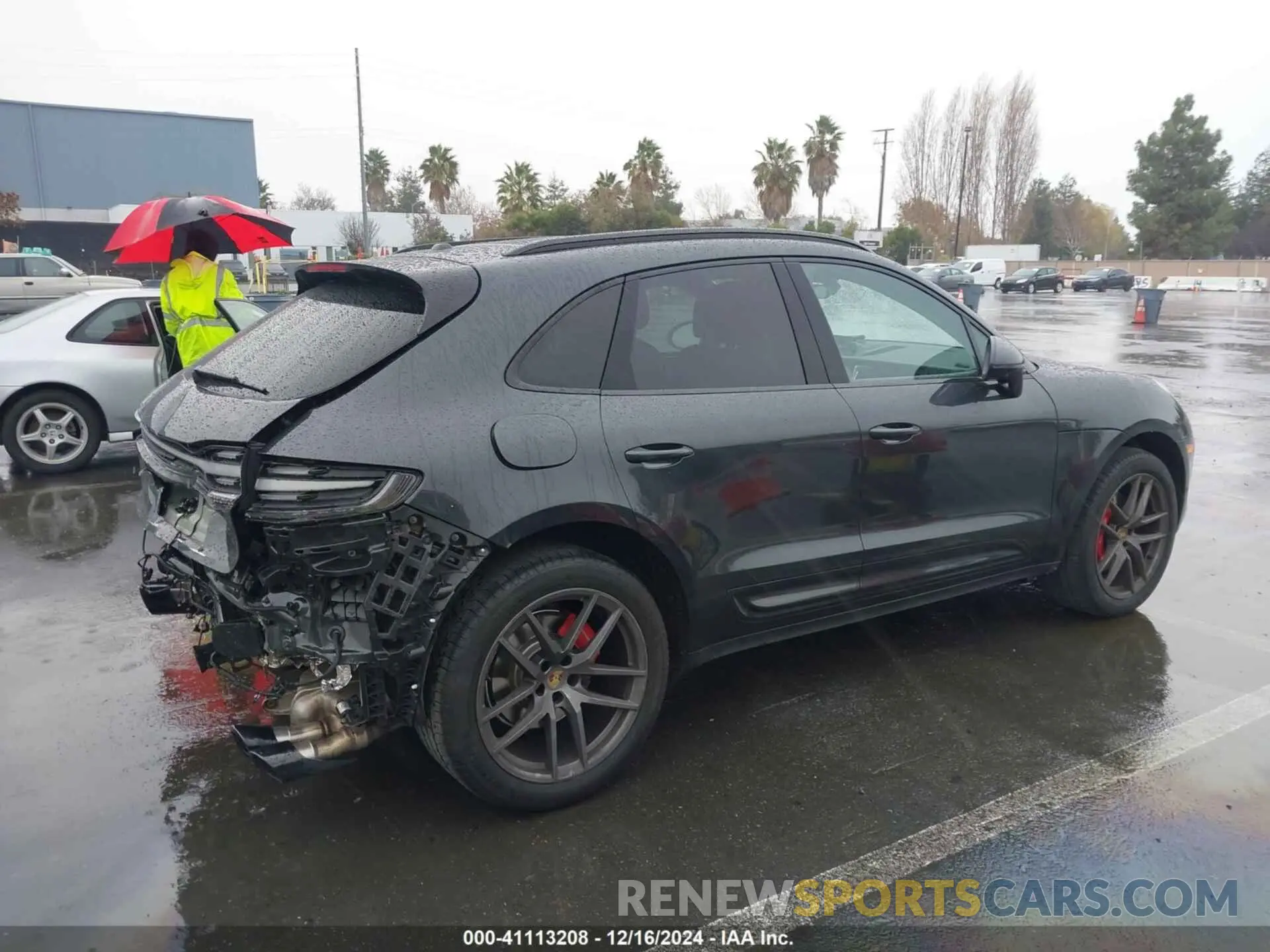 4 fotografías del automóvil dañado WP1AG2A50PLB35198 PORSCHE MACAN 2023