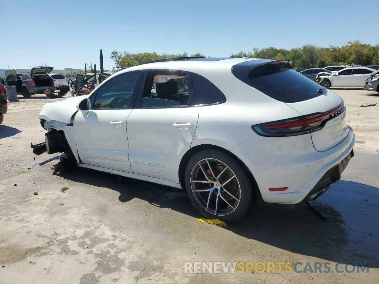 2 fotografías del automóvil dañado WP1AG2A50PLB36397 PORSCHE MACAN 2023