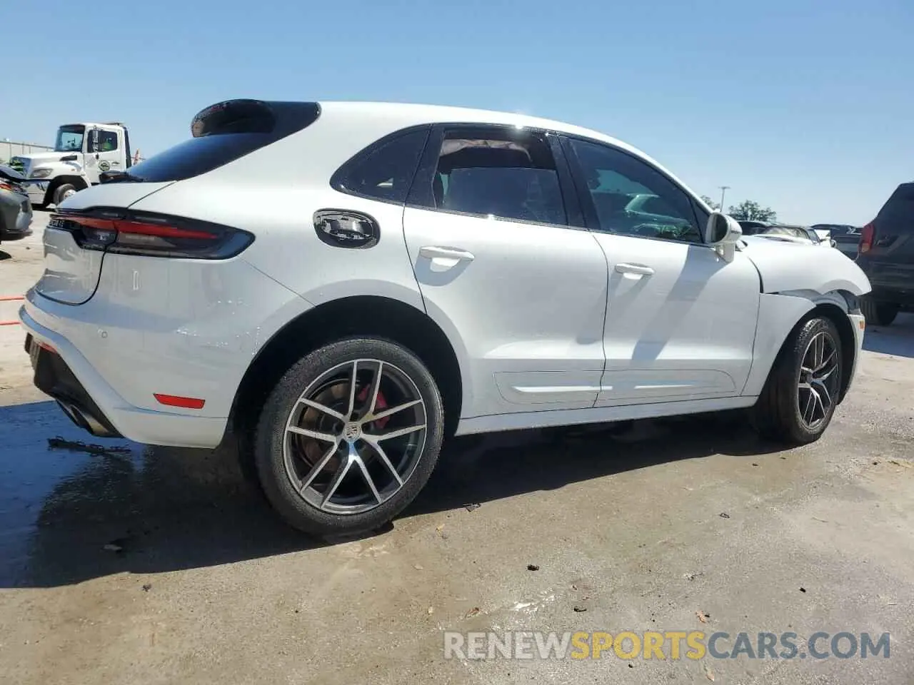 3 fotografías del automóvil dañado WP1AG2A50PLB36397 PORSCHE MACAN 2023