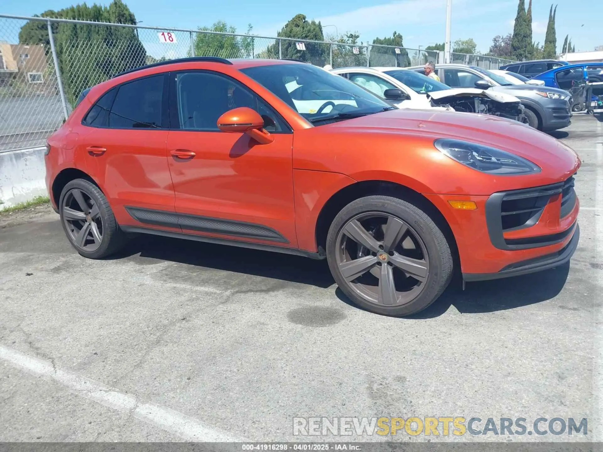 13 fotografías del automóvil dañado WP1AG2A50PLB38649 PORSCHE MACAN 2023