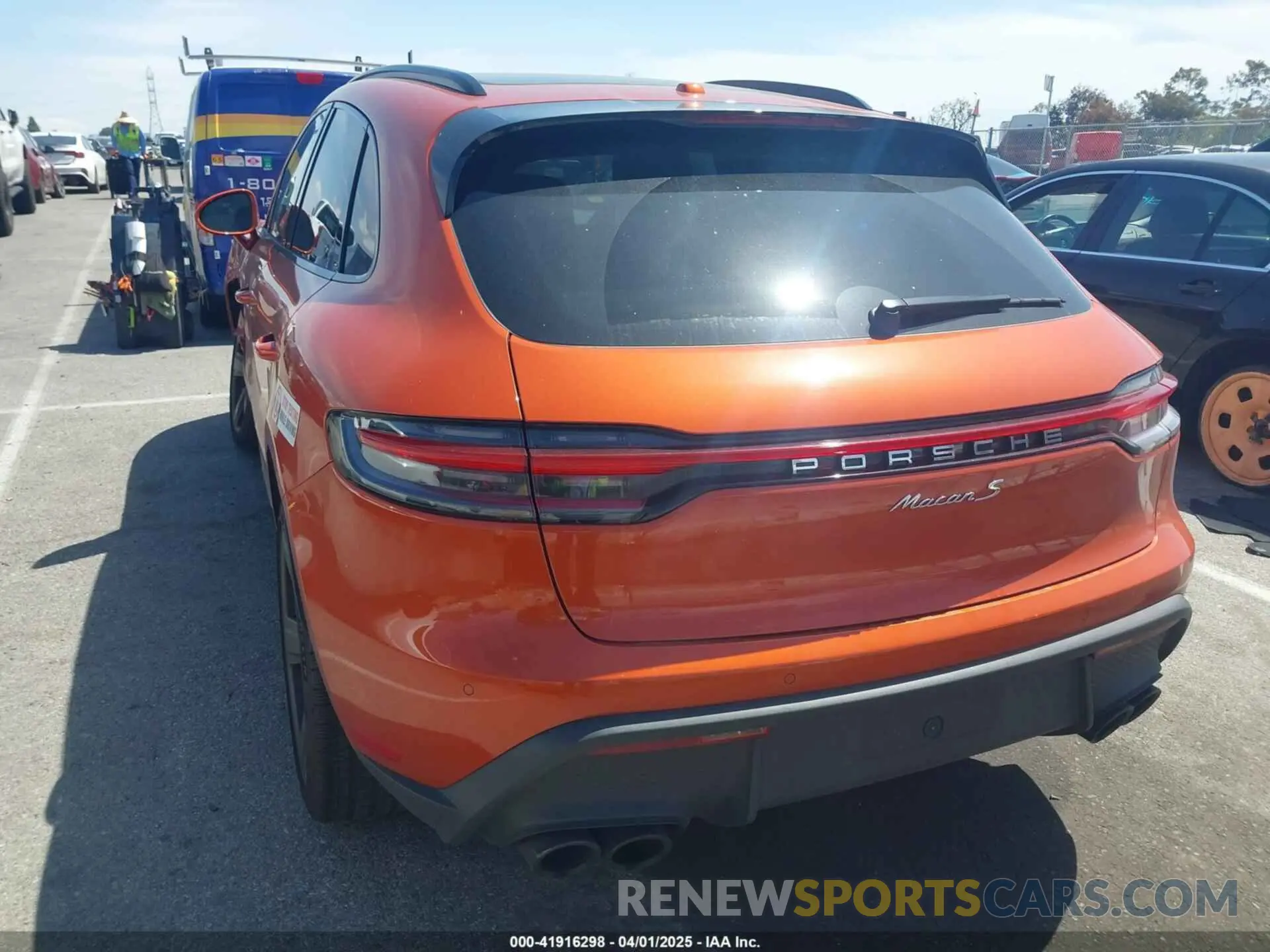3 fotografías del automóvil dañado WP1AG2A50PLB38649 PORSCHE MACAN 2023