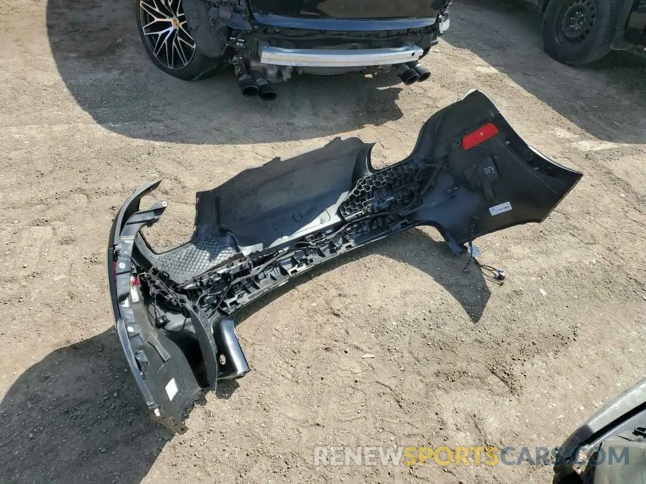 13 fotografías del automóvil dañado WP1AG2A56PLB38395 PORSCHE MACAN 2023