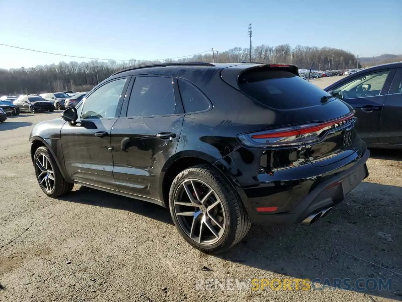 2 fotografías del automóvil dañado WP1AG2A58PLB39600 PORSCHE MACAN 2023
