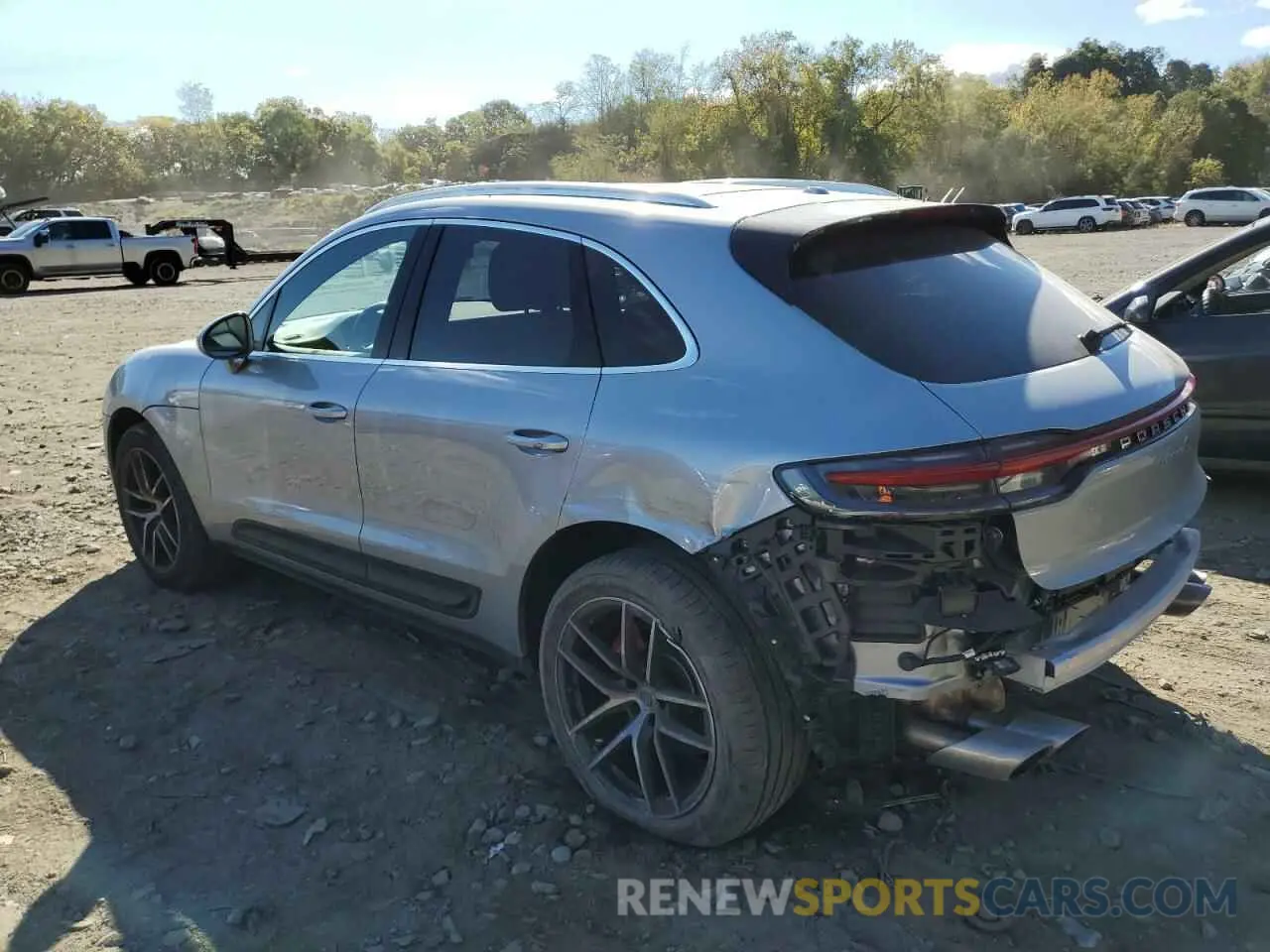 2 fotografías del automóvil dañado WP1AG2A58PLB40987 PORSCHE MACAN 2023
