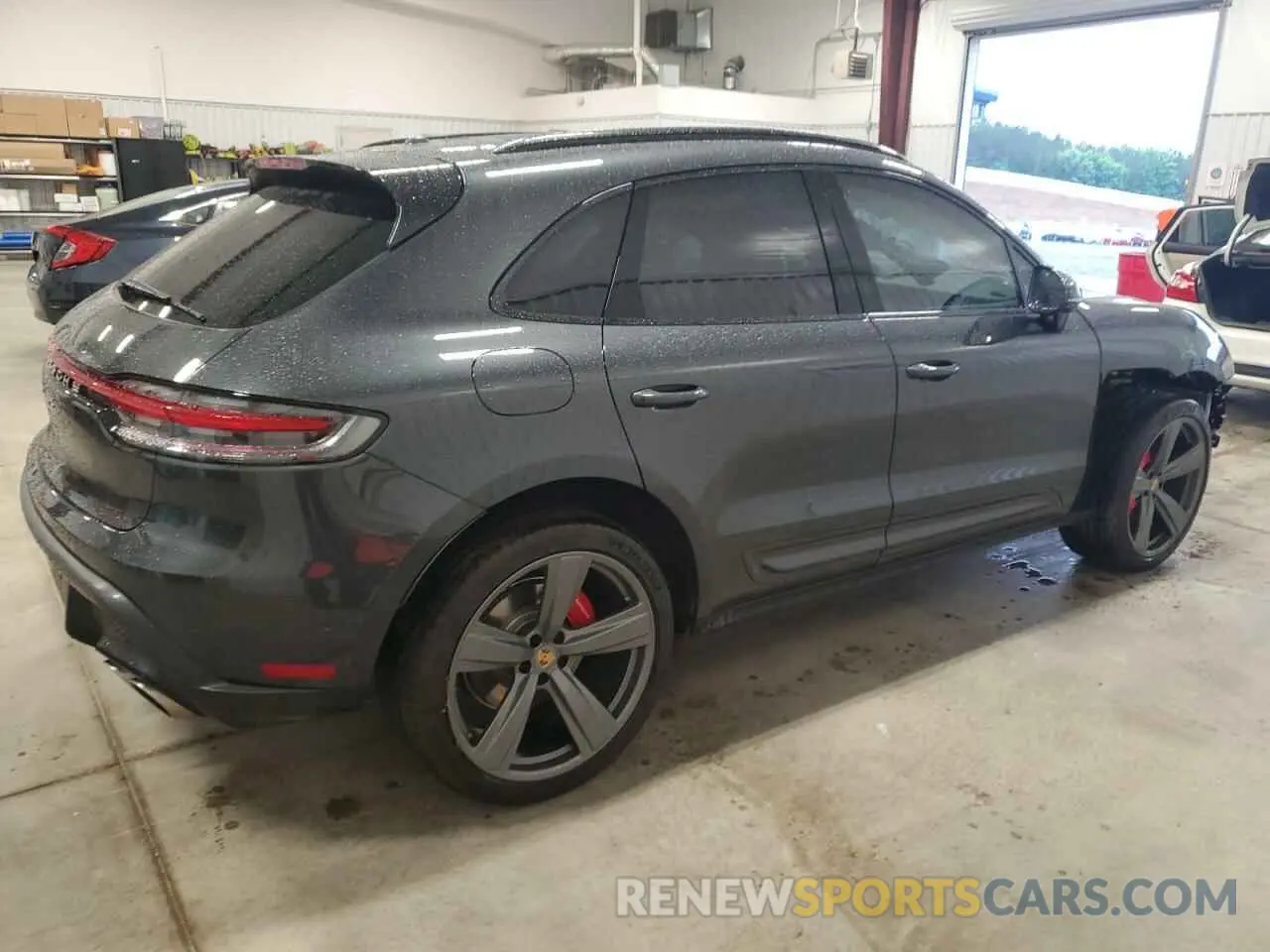 3 fotografías del automóvil dañado WP1AG2A58PLB41864 PORSCHE MACAN 2023