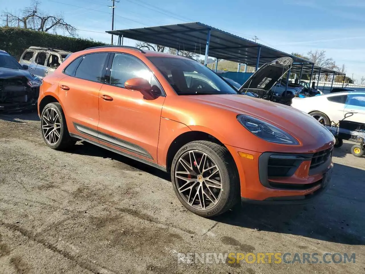 4 fotografías del automóvil dañado WP1AG2A5XPLB40313 PORSCHE MACAN 2023
