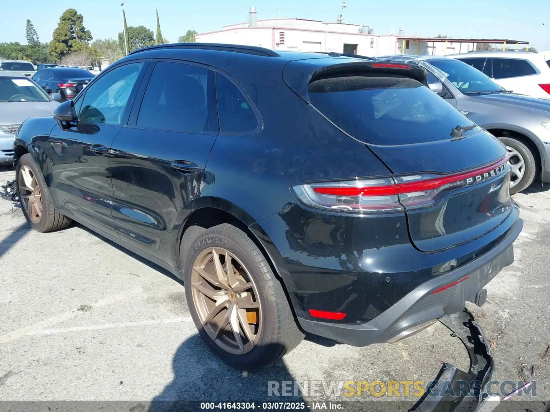 3 fotografías del automóvil dañado WP1AA2A53RLB05066 PORSCHE MACAN 2024